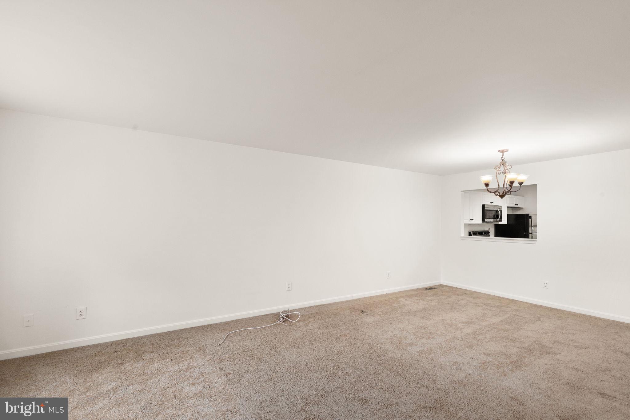 STONELEIGH SQUARE - Residential