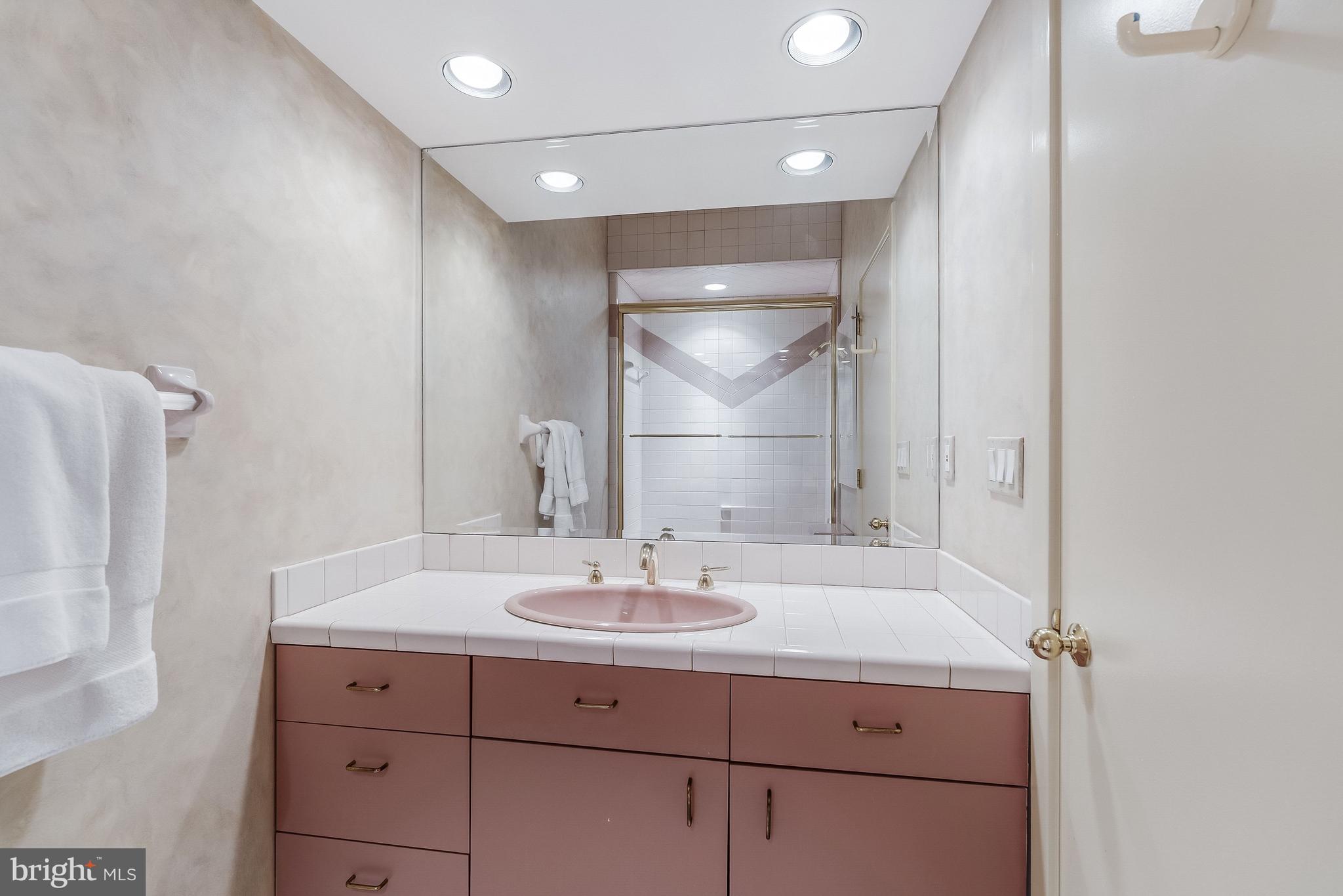 POTOMAC OUTSIDE - Residential