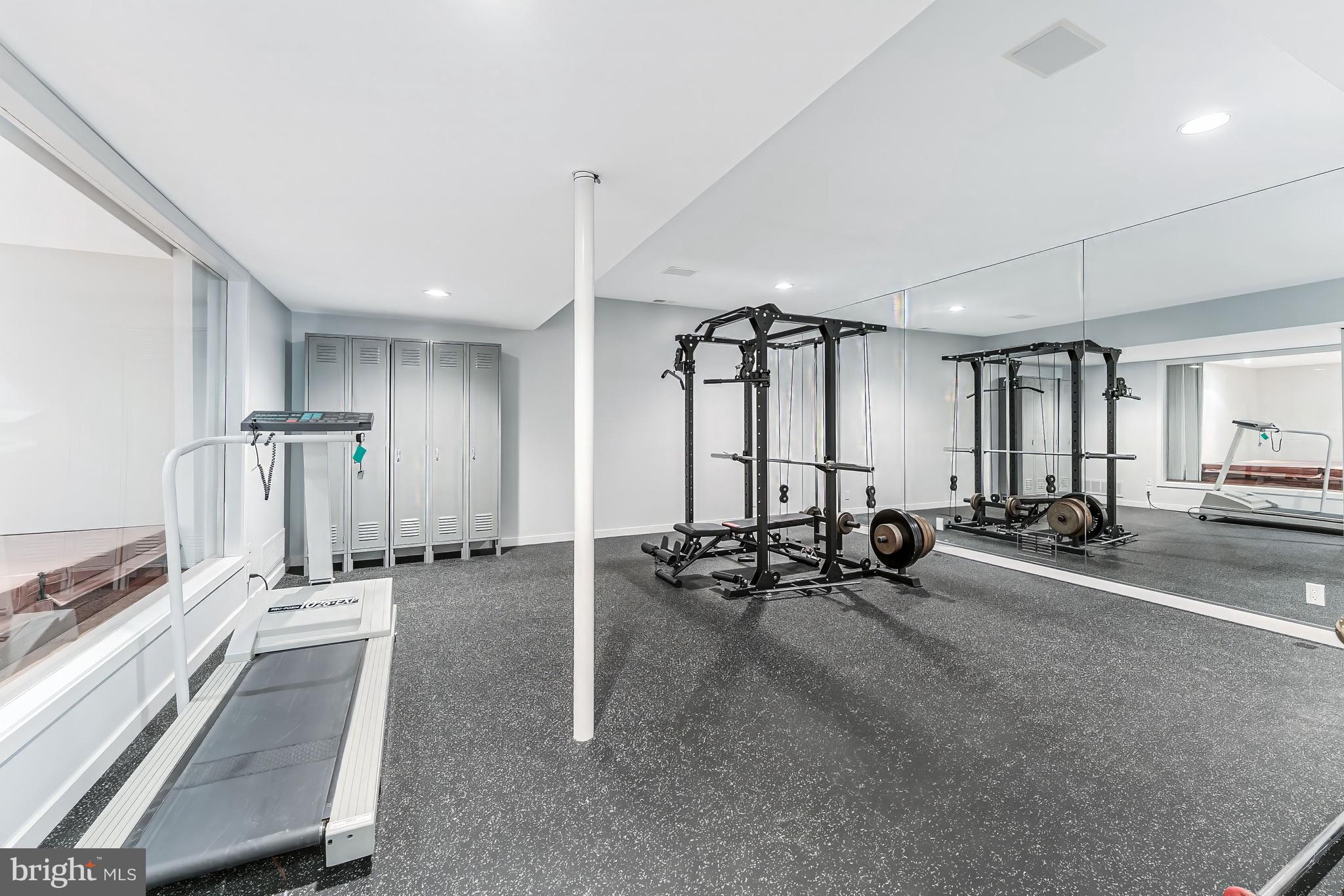 POTOMAC OUTSIDE - Residential