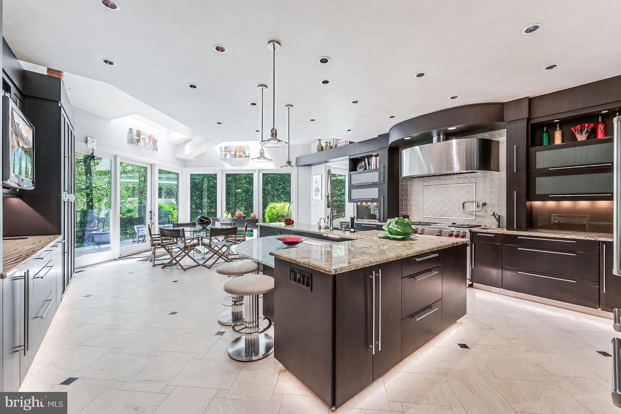 POTOMAC OUTSIDE - Residential