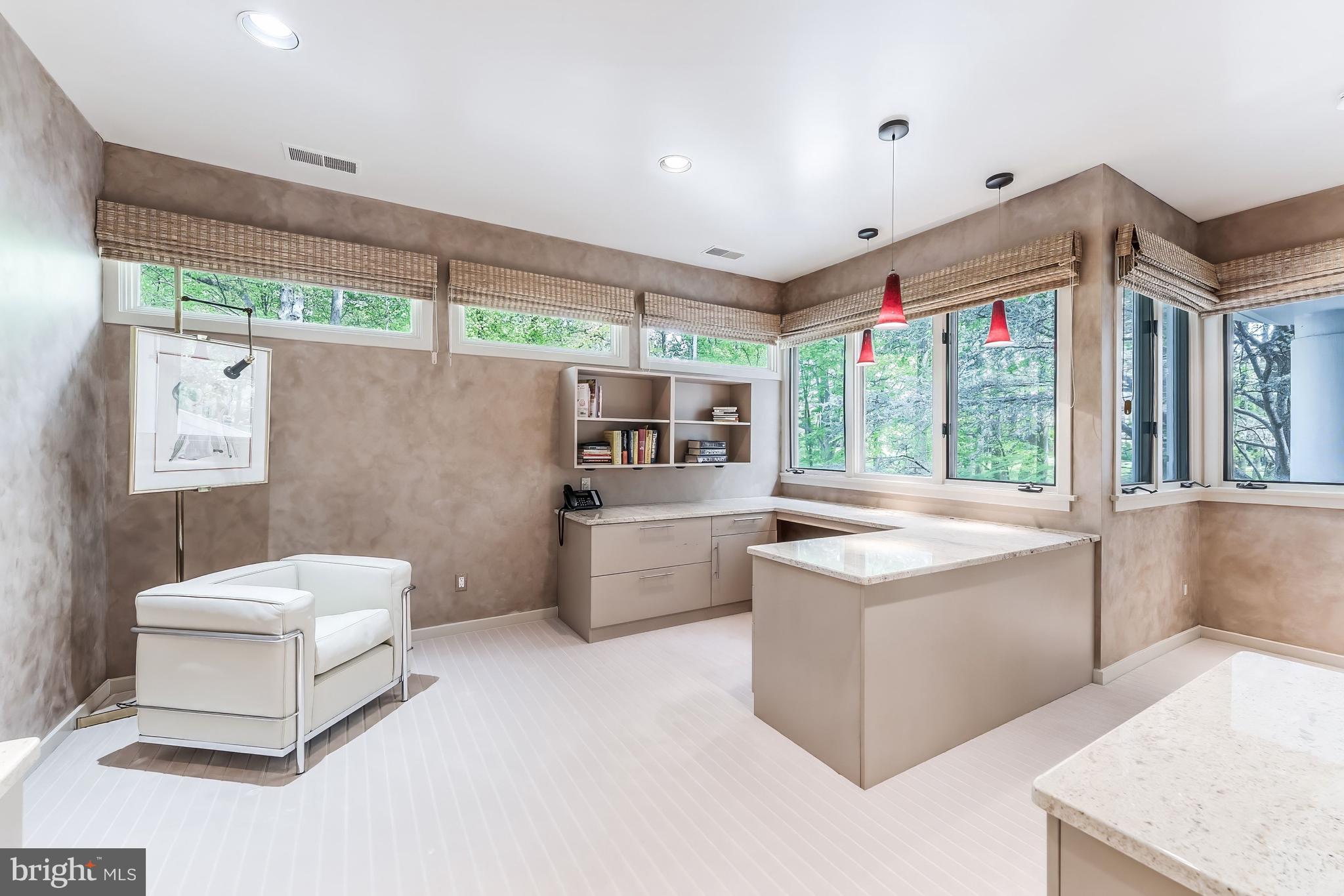 POTOMAC OUTSIDE - Residential