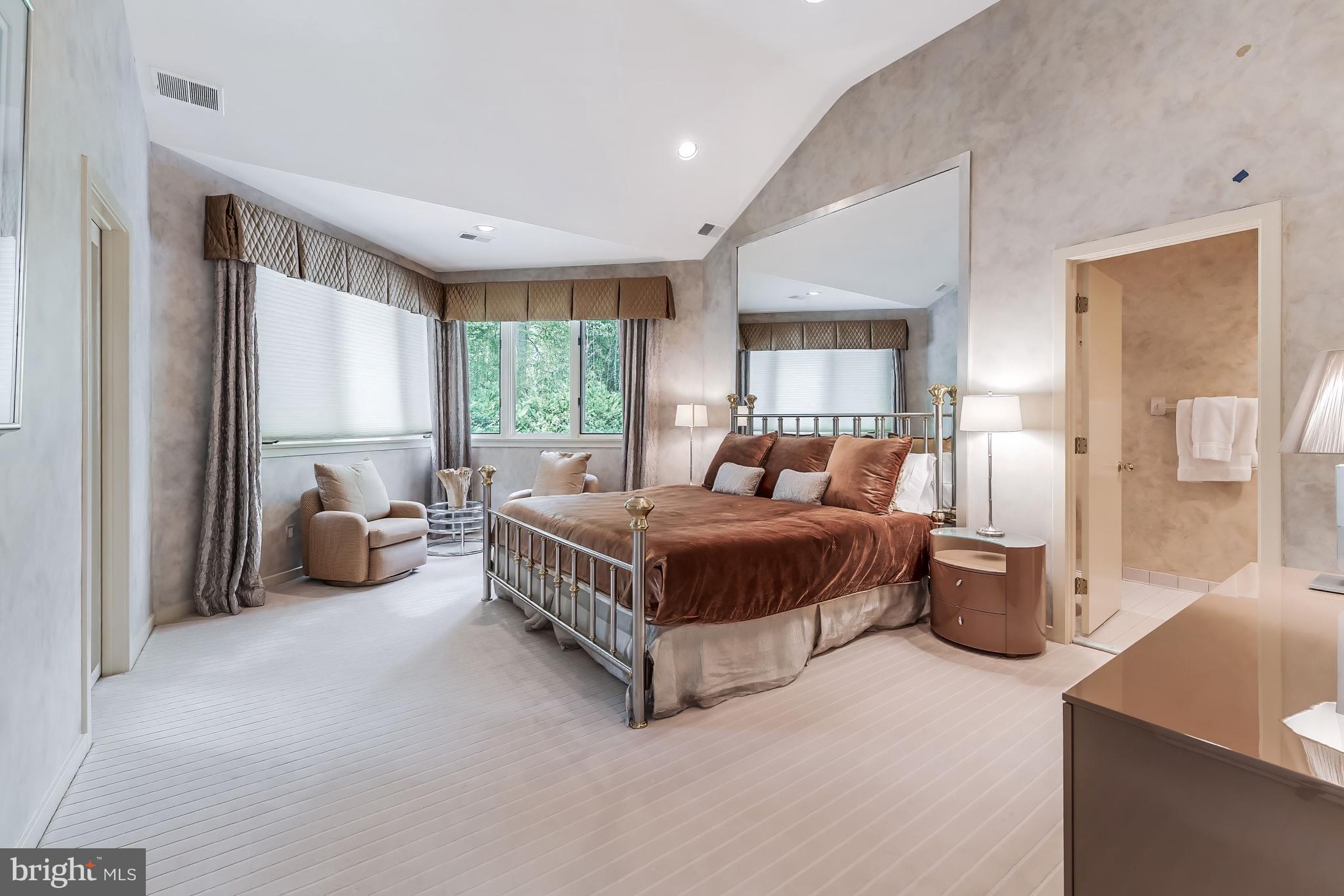 POTOMAC OUTSIDE - Residential