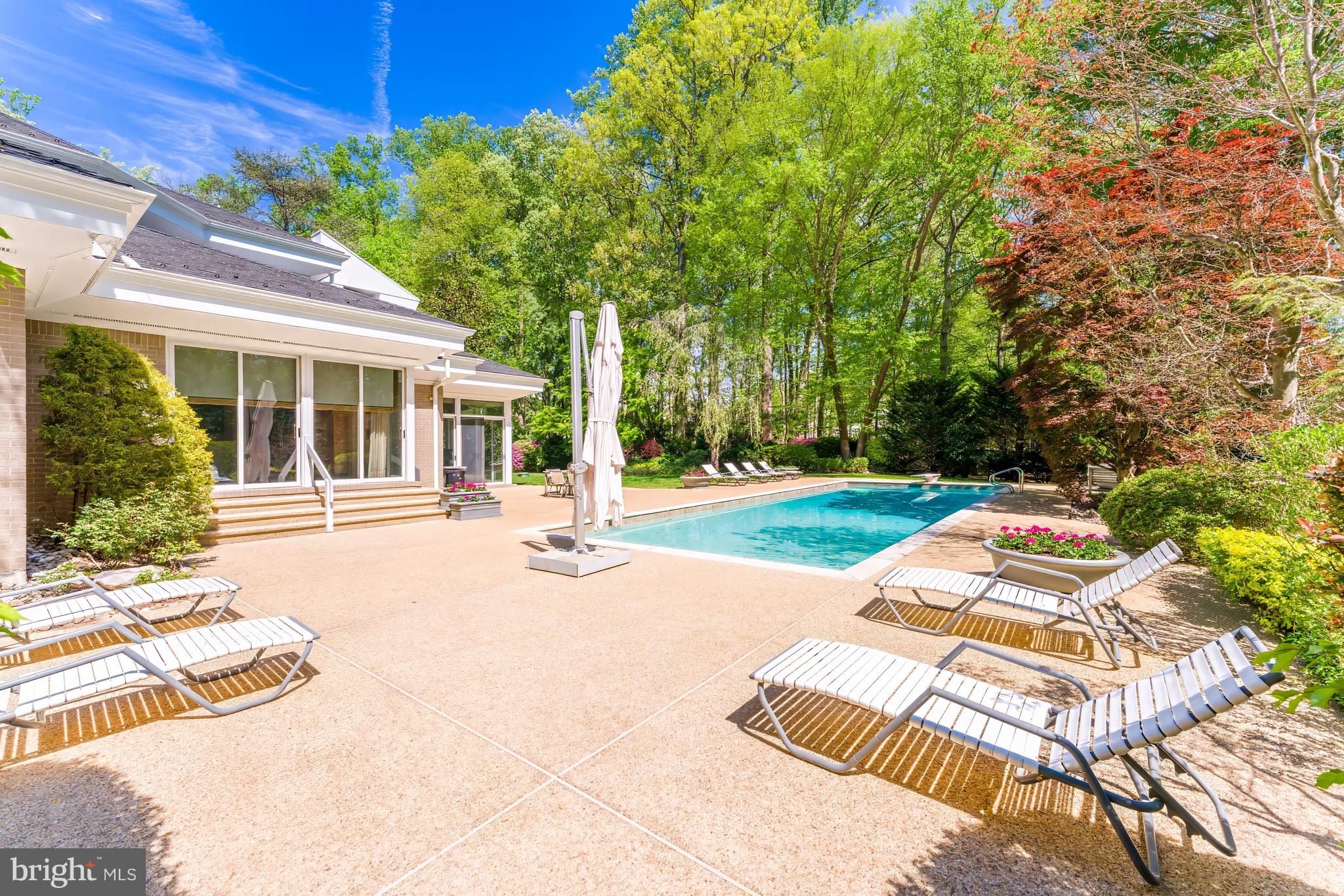 POTOMAC OUTSIDE - Residential