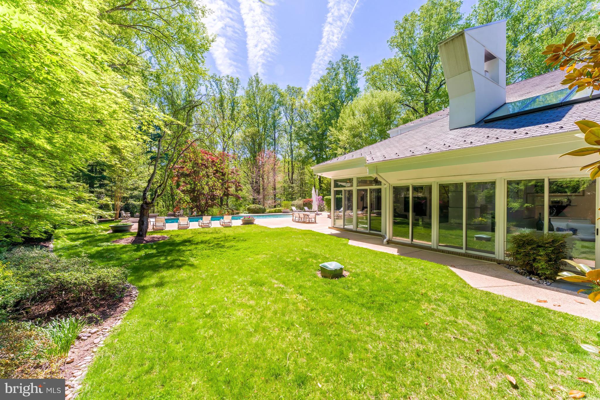 POTOMAC OUTSIDE - Residential