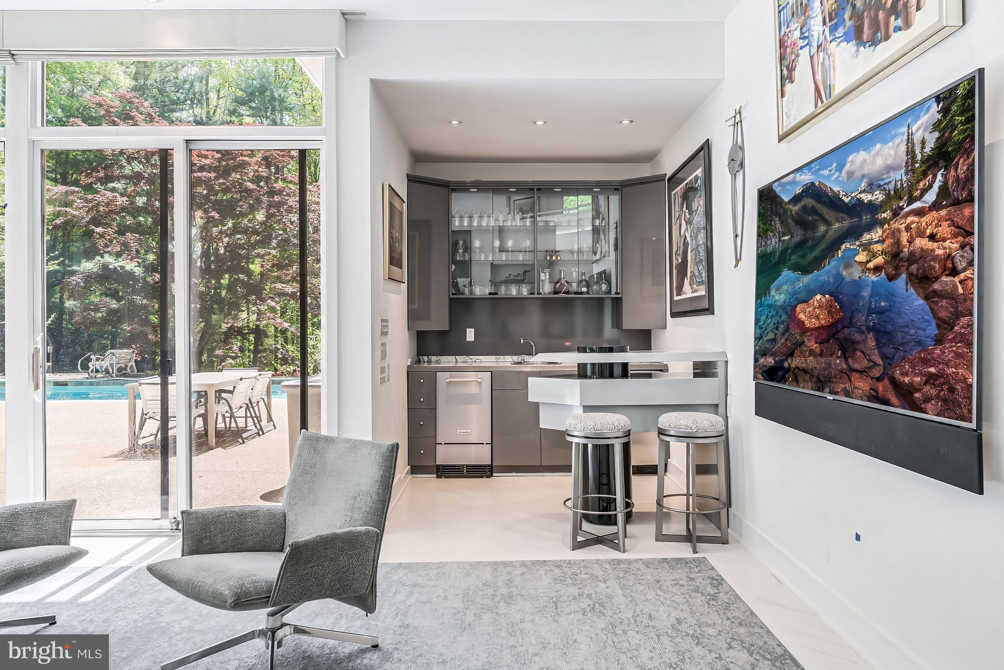 POTOMAC OUTSIDE - Residential