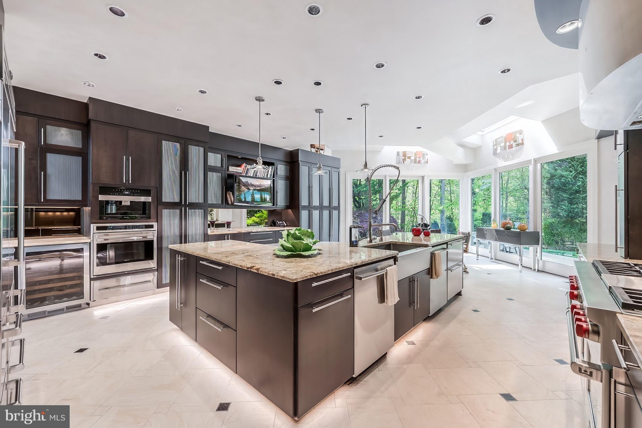 POTOMAC OUTSIDE - Residential