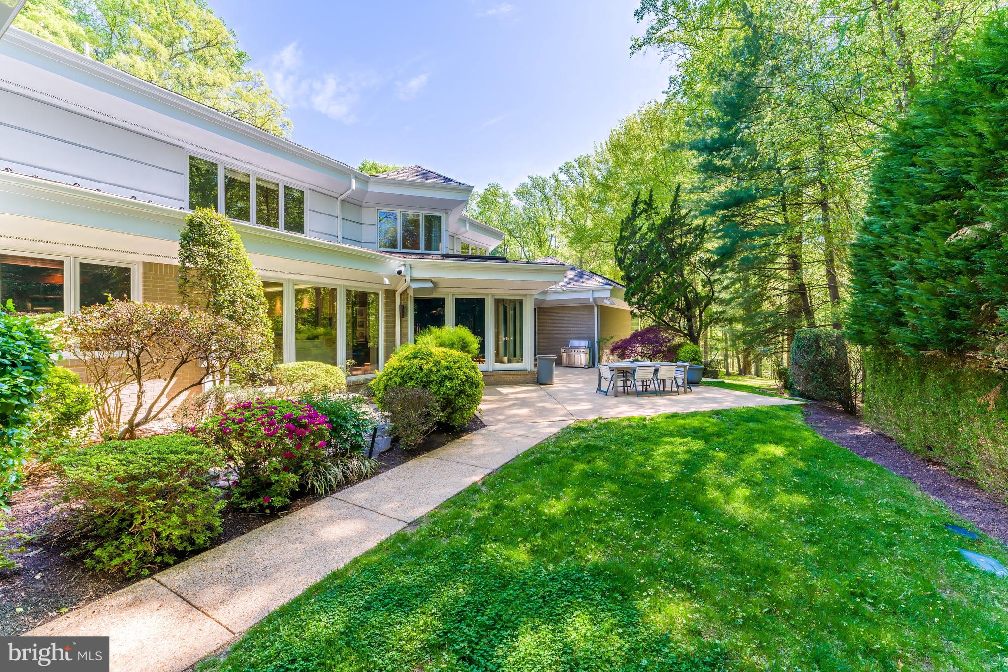 POTOMAC OUTSIDE - Residential