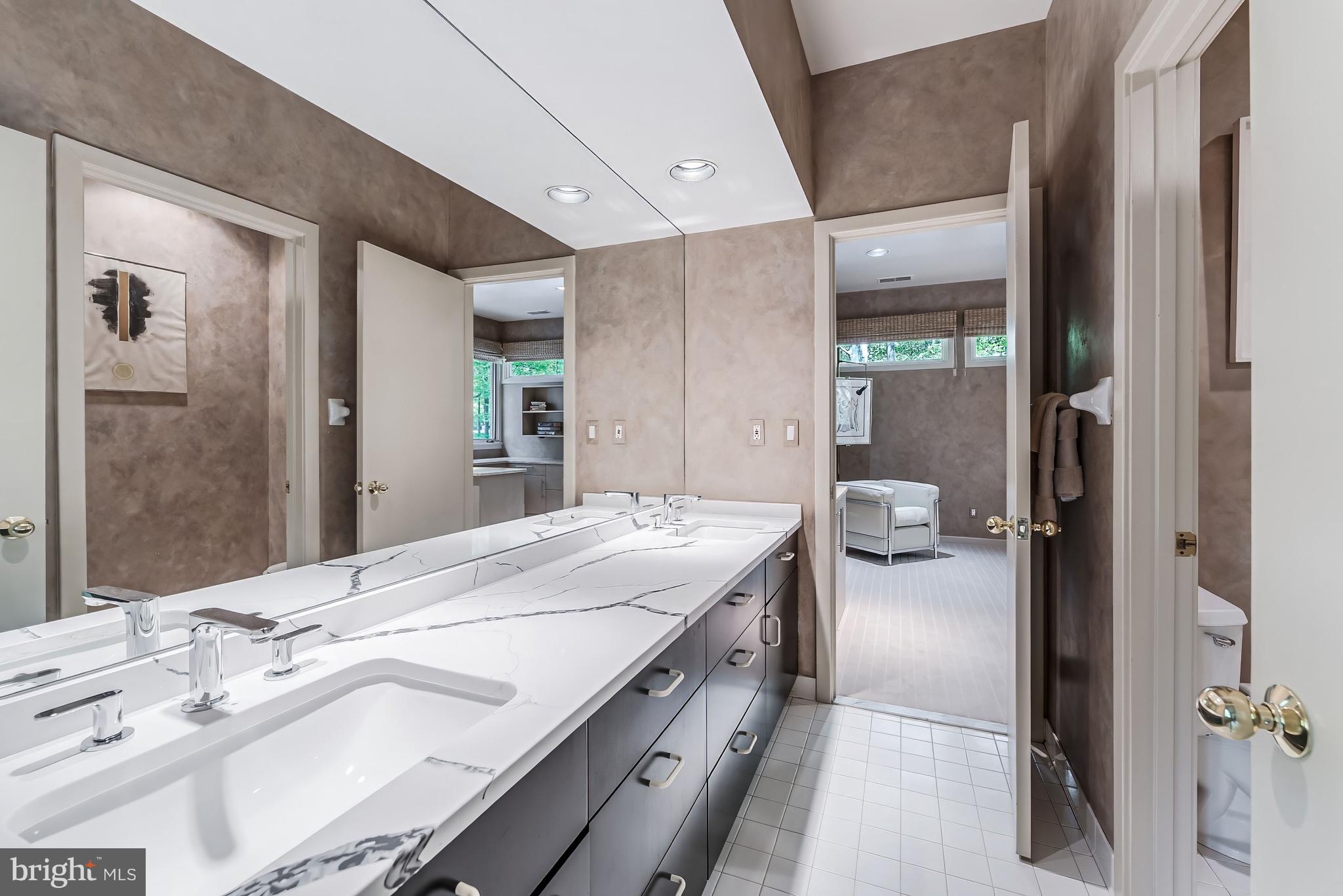 POTOMAC OUTSIDE - Residential