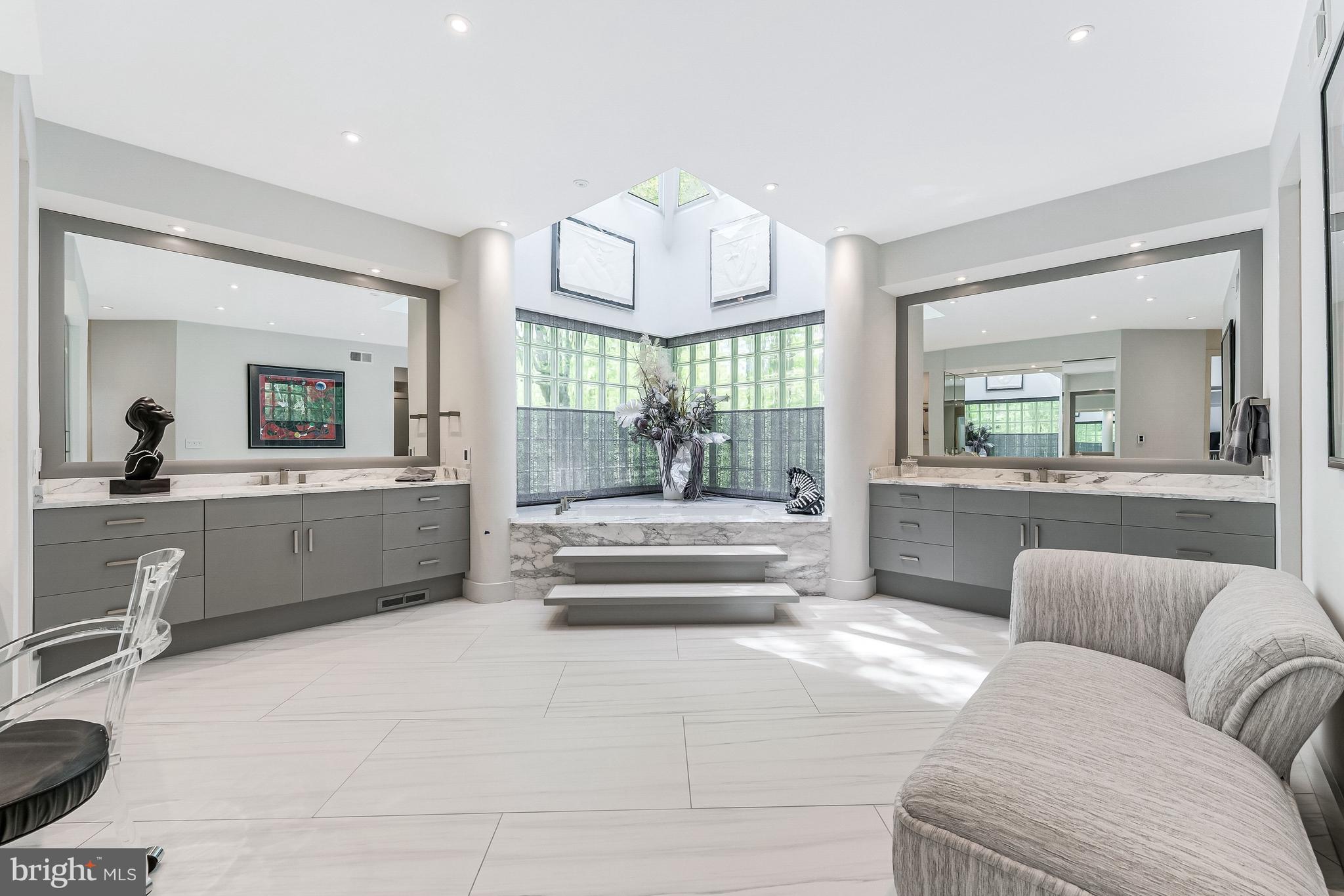 POTOMAC OUTSIDE - Residential