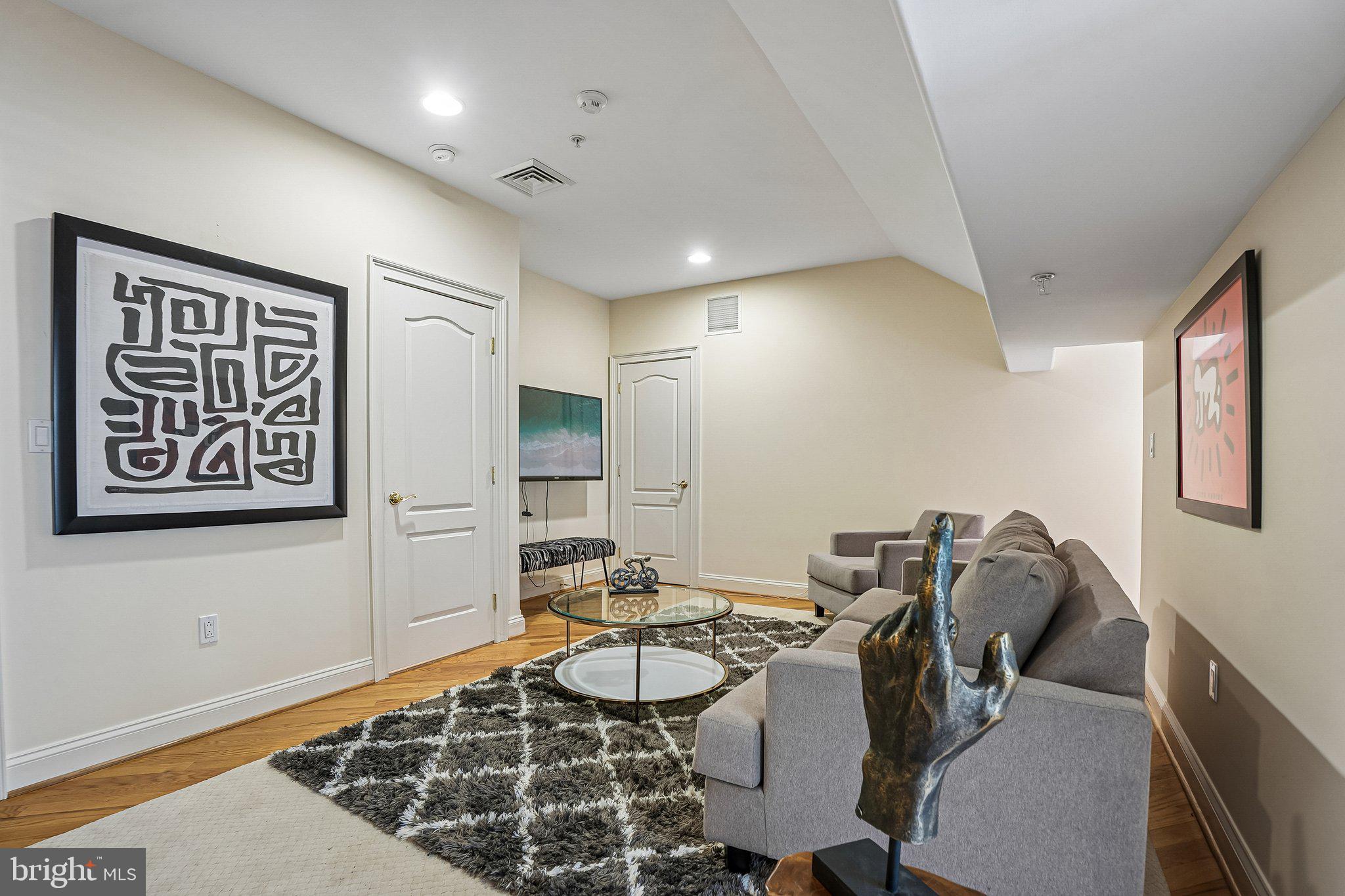 CARRIAGEHOUSEROWBRAN - Residential