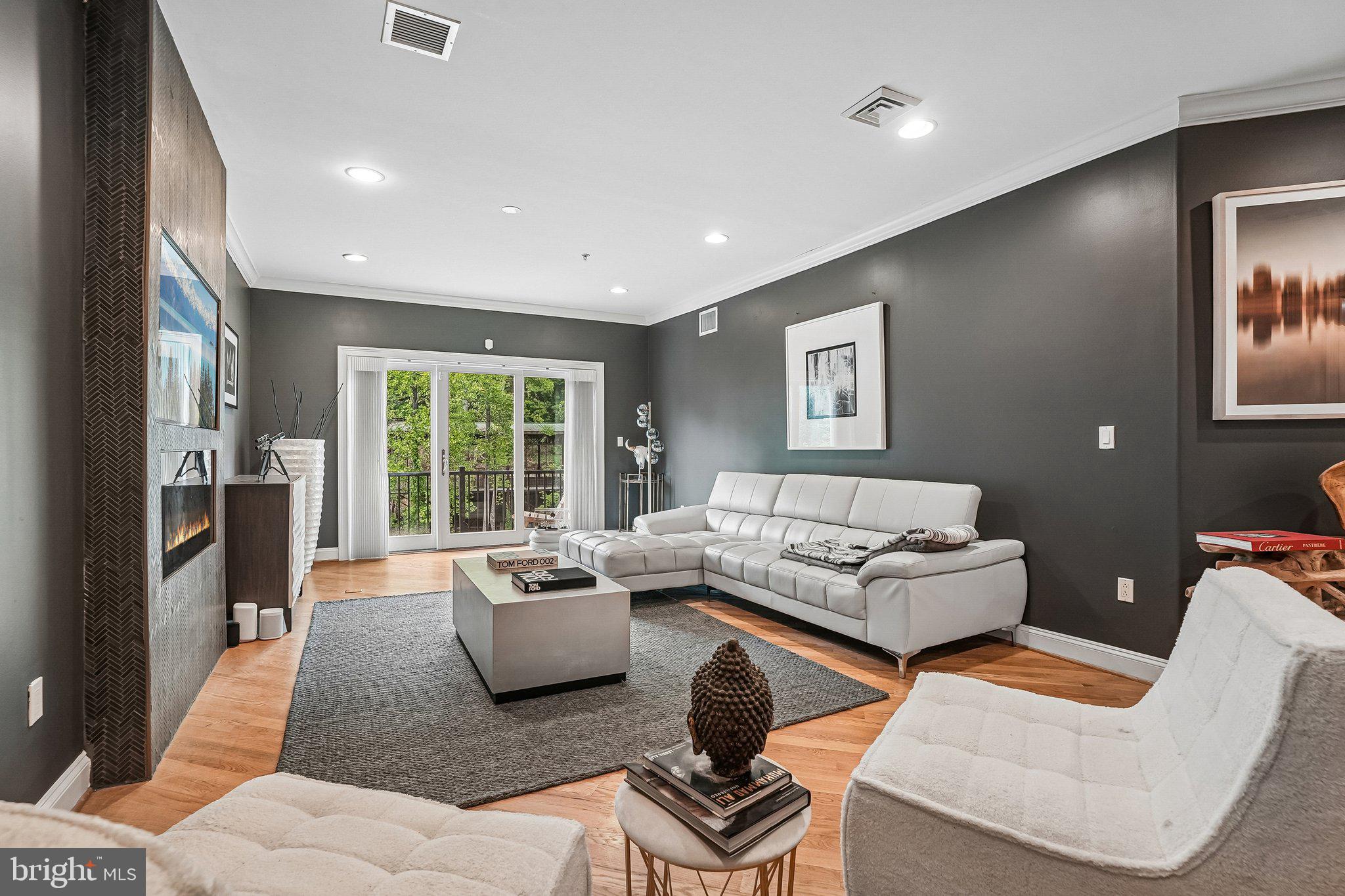 CARRIAGEHOUSEROWBRAN - Residential