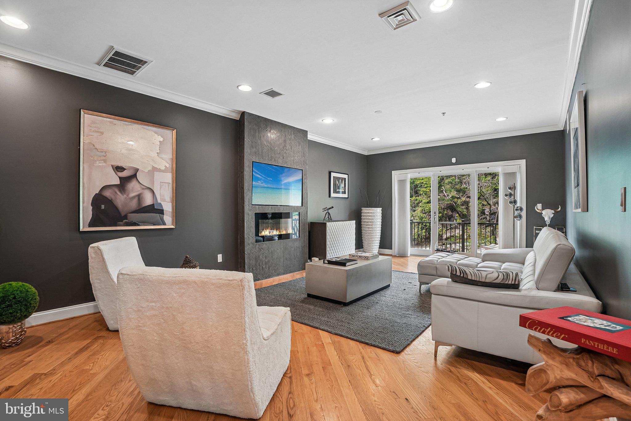 CARRIAGEHOUSEROWBRAN - Residential