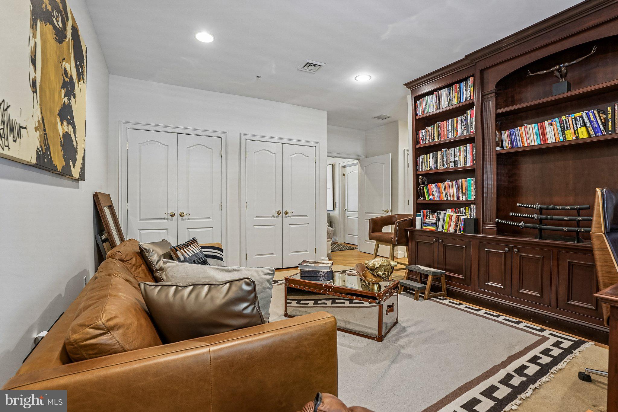 CARRIAGEHOUSEROWBRAN - Residential