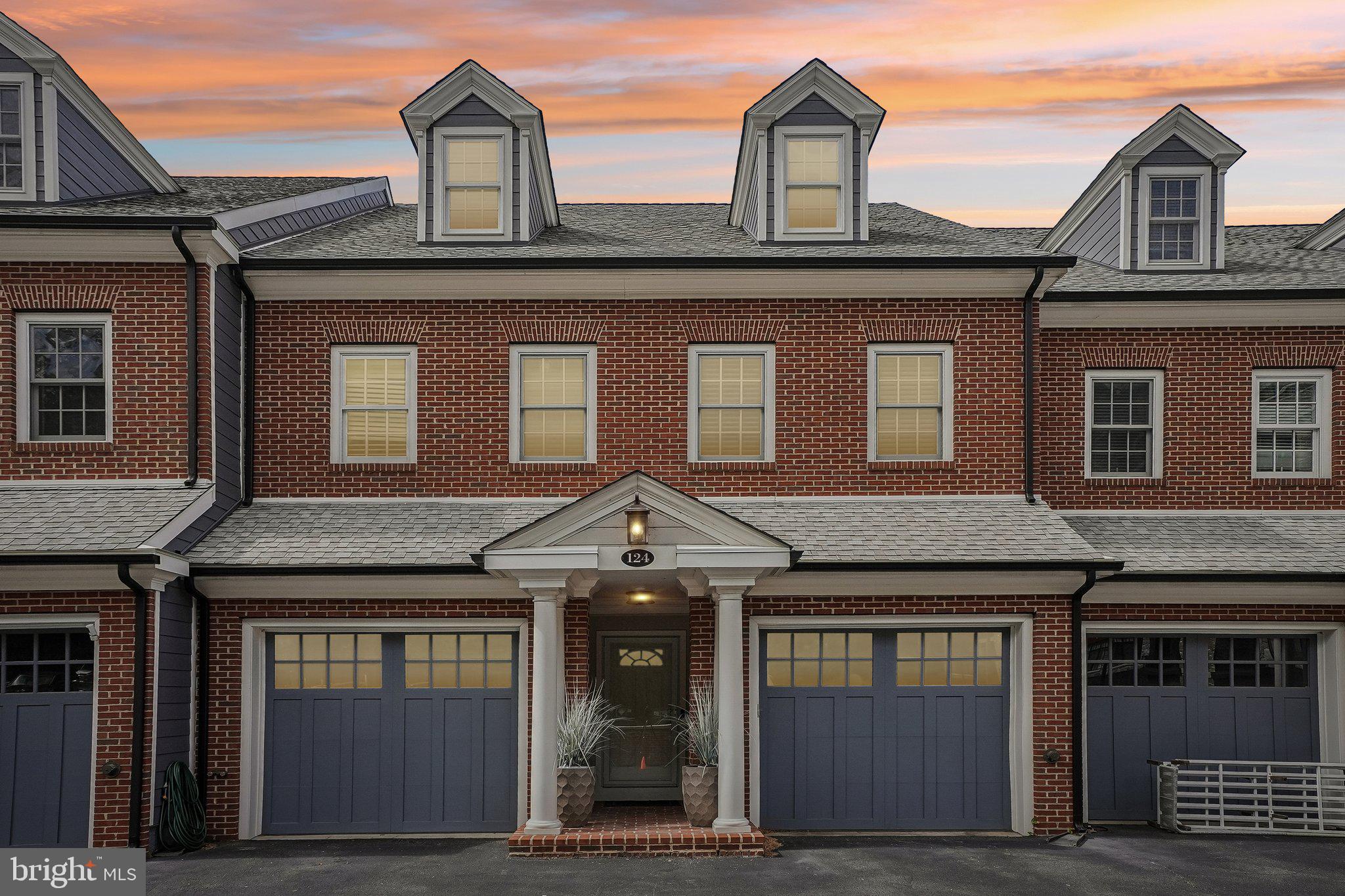 CARRIAGEHOUSEROWBRAN - Residential