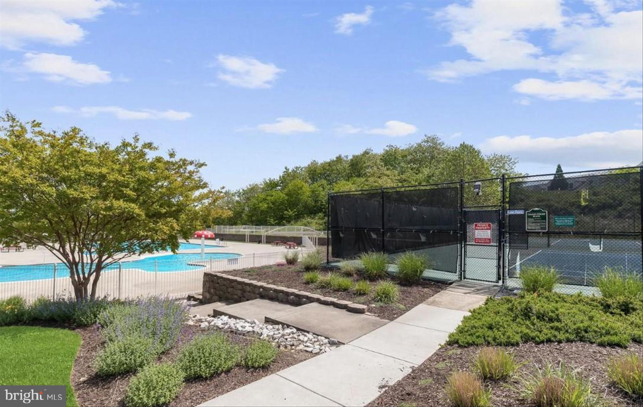 HEARTHSTONE AT VILLAGE CREST CONDOMINIUMS - Residential