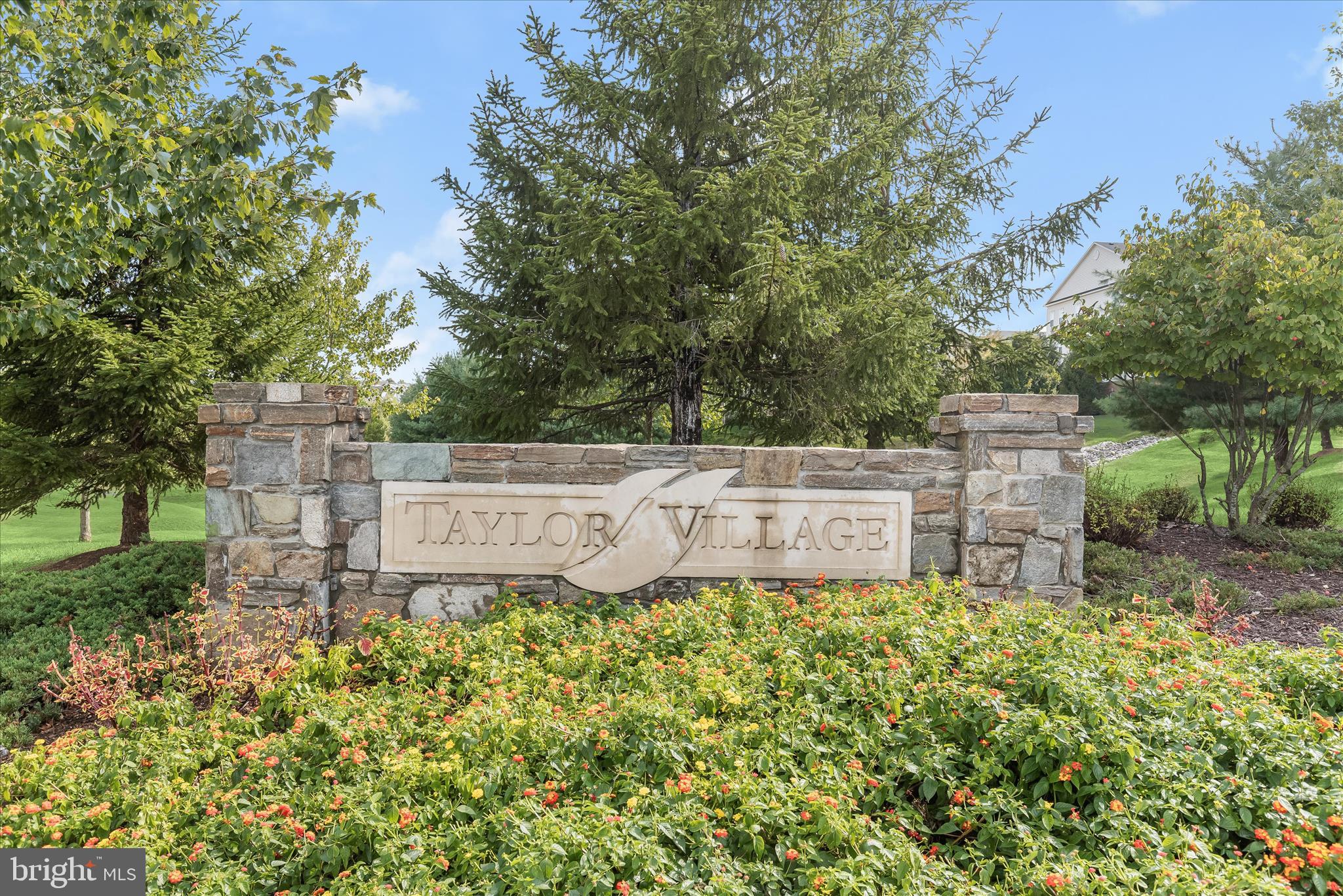 HEARTHSTONE AT VILLAGE CREST CONDOMINIUMS - Residential