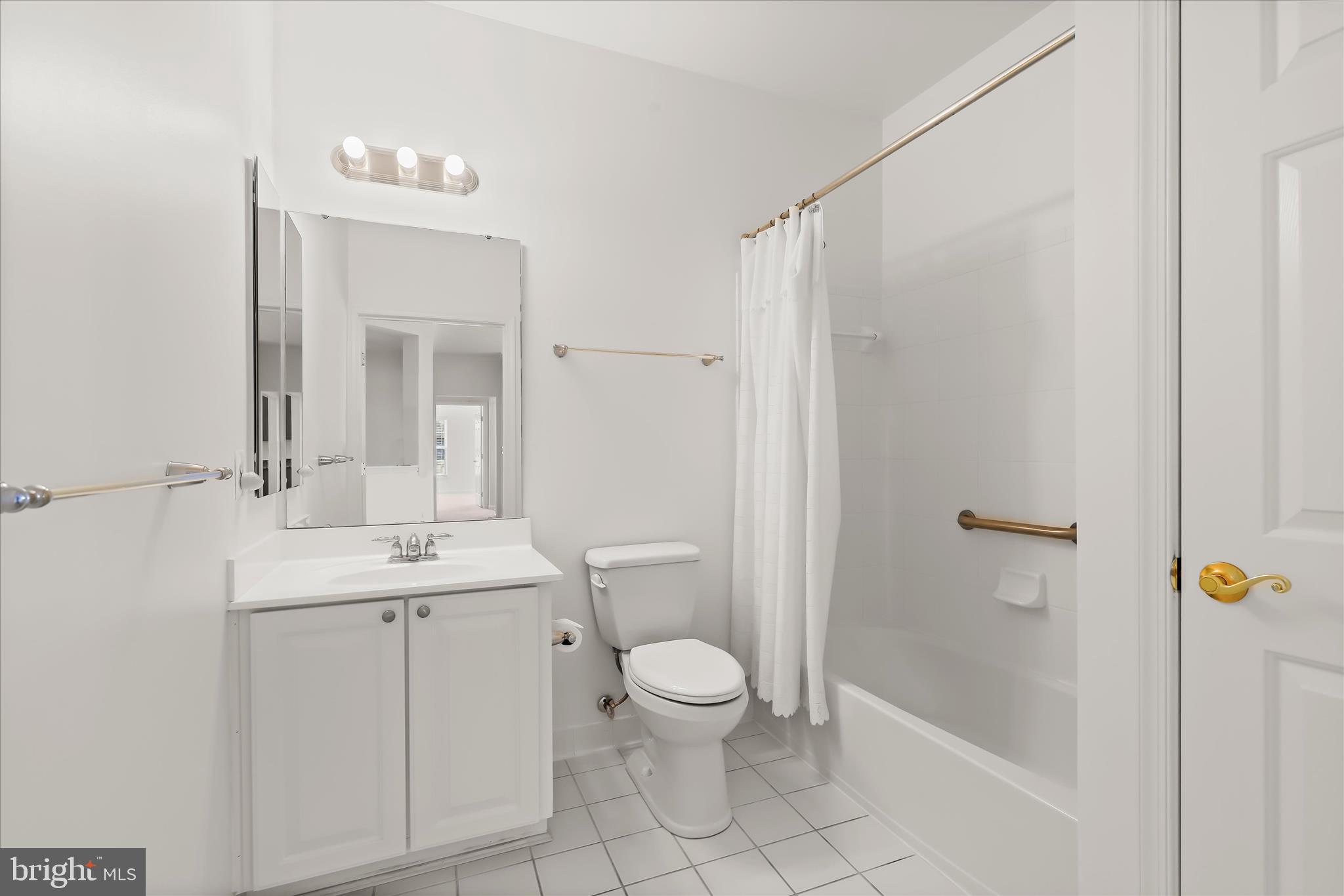 HEARTHSTONE AT VILLAGE CREST CONDOMINIUMS - Residential