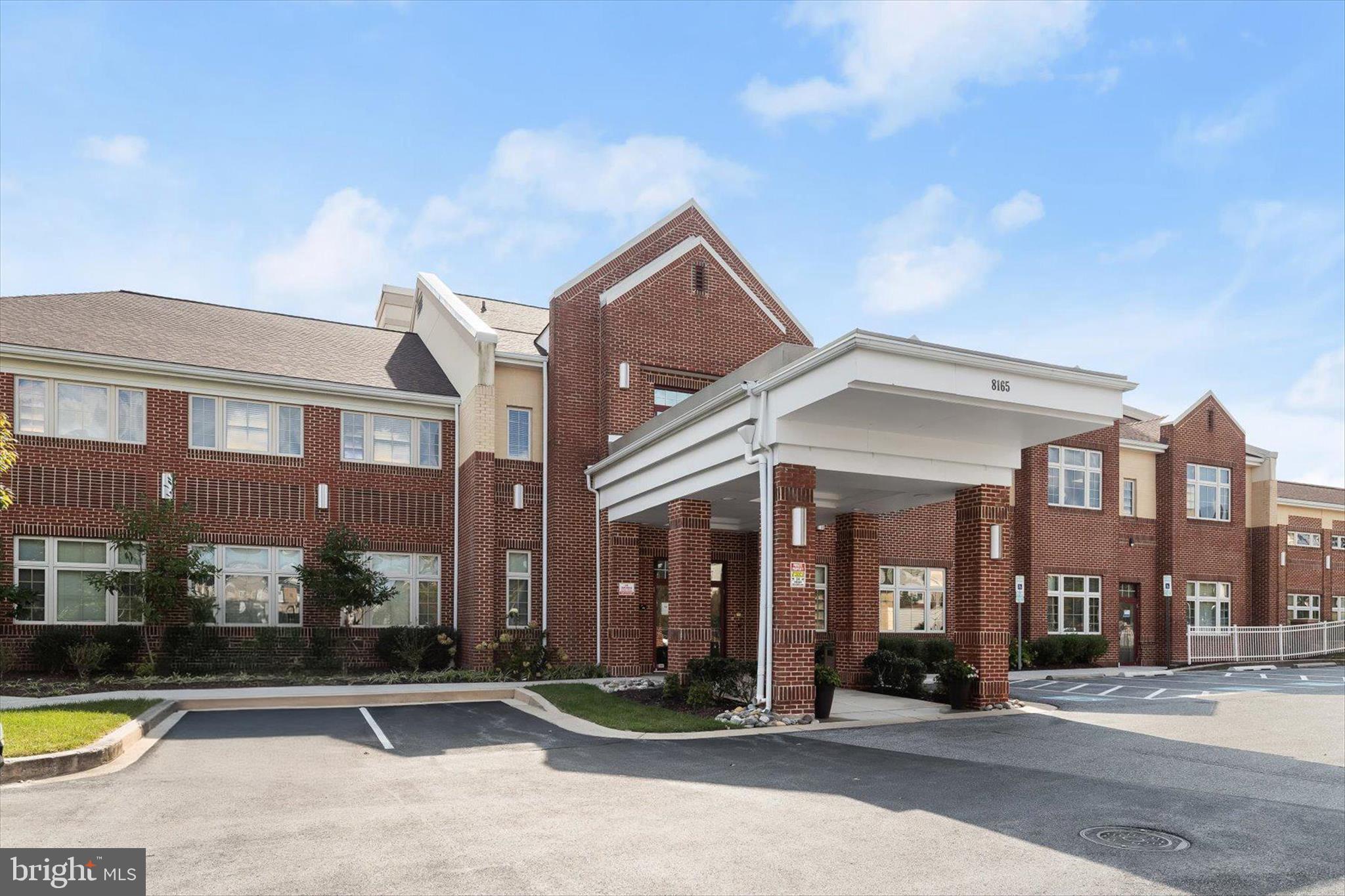 HEARTHSTONE AT VILLAGE CREST CONDOMINIUMS - Residential