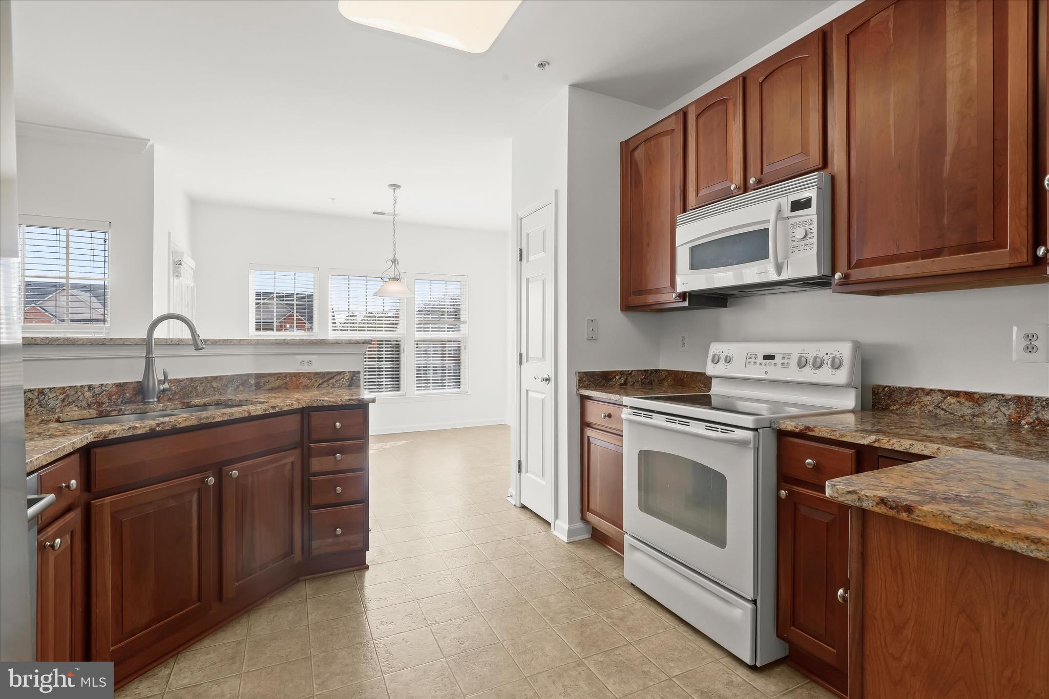 HEARTHSTONE AT VILLAGE CREST CONDOMINIUMS - Residential