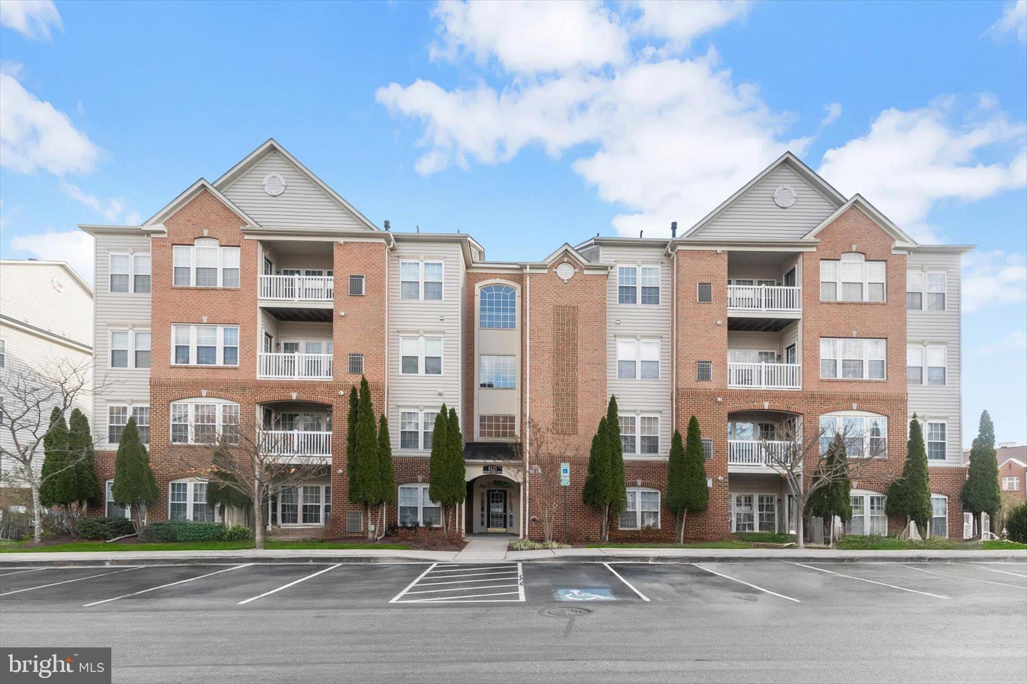 HEARTHSTONE AT VILLAGE CREST CONDOMINIUMS - Residential