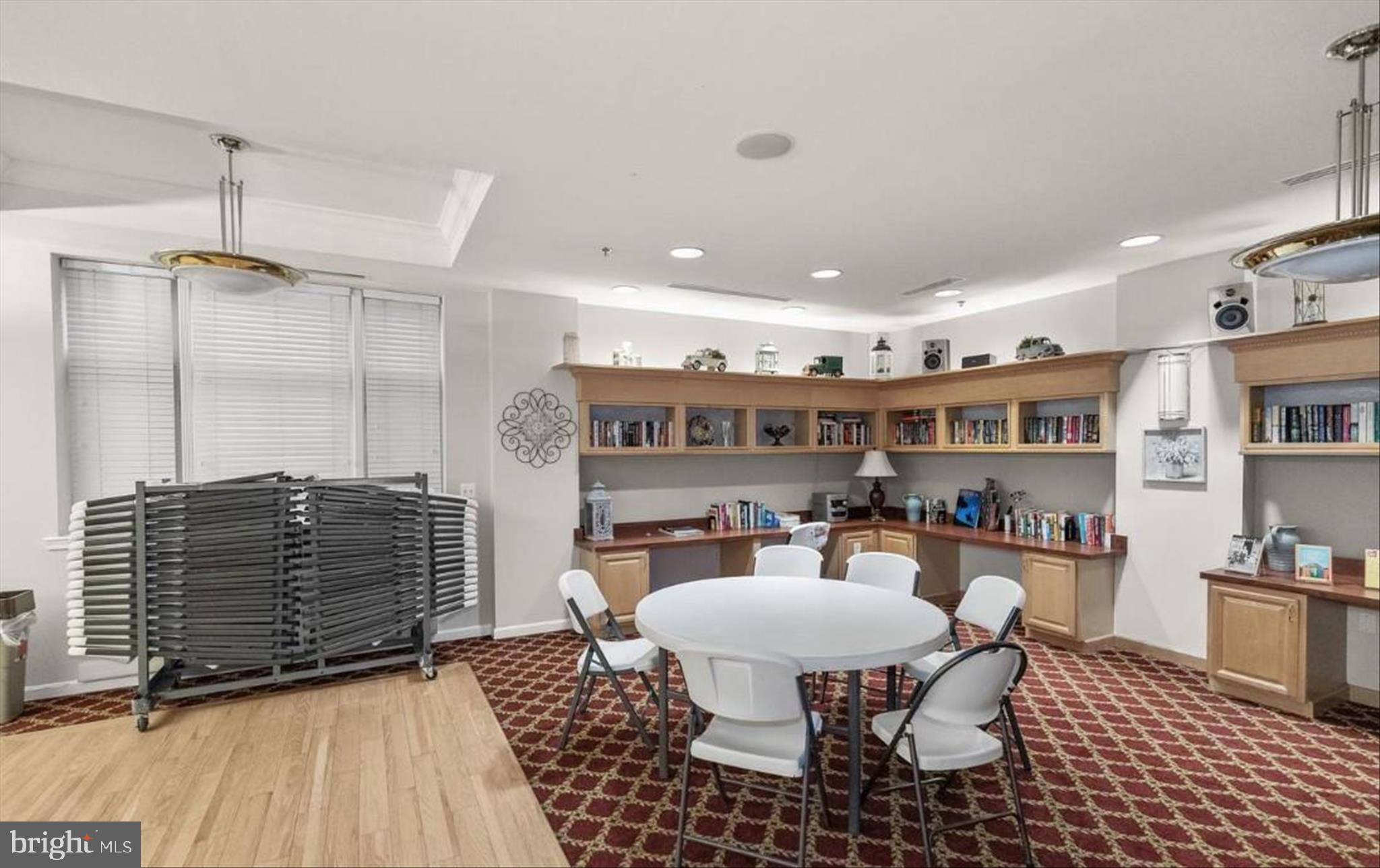 HEARTHSTONE AT VILLAGE CREST CONDOMINIUMS - Residential