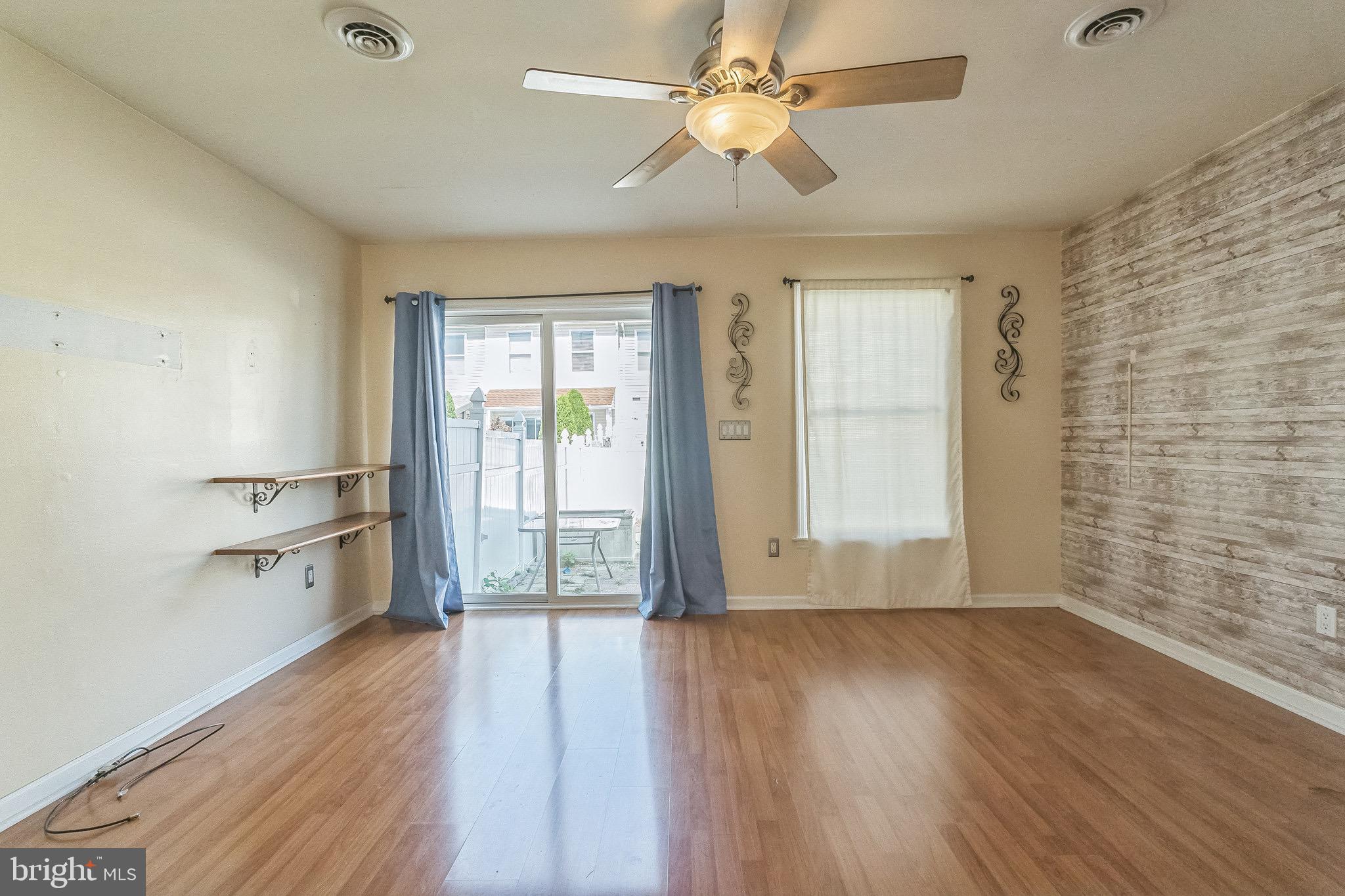 PORT RICHMOND - Residential