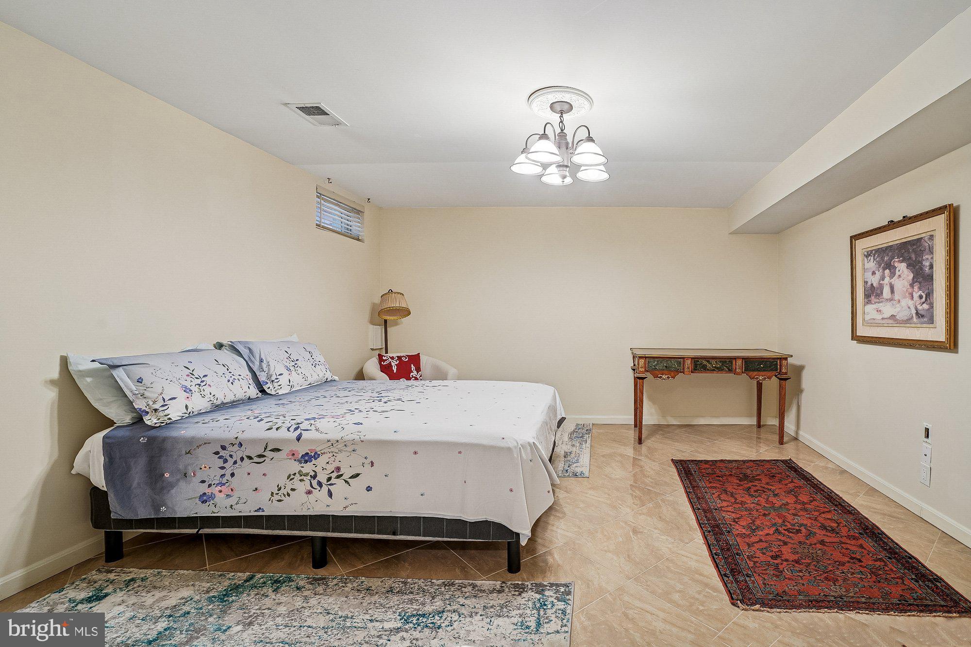 CLIFTON CREST - Residential