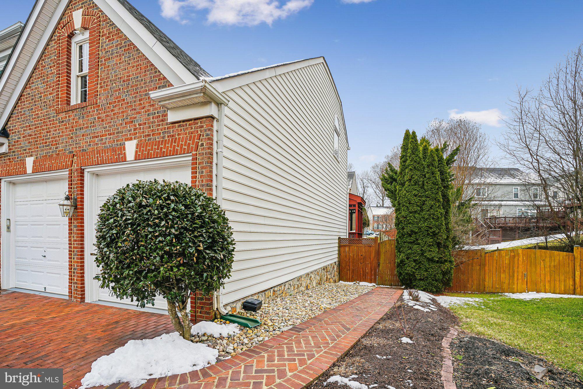 CLIFTON CREST - Residential