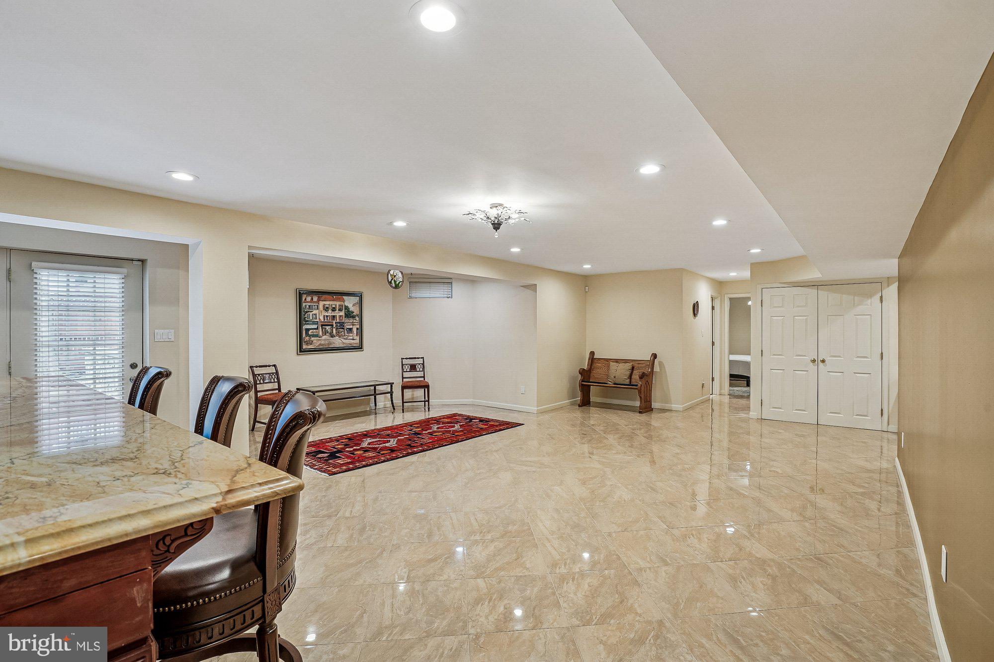 CLIFTON CREST - Residential