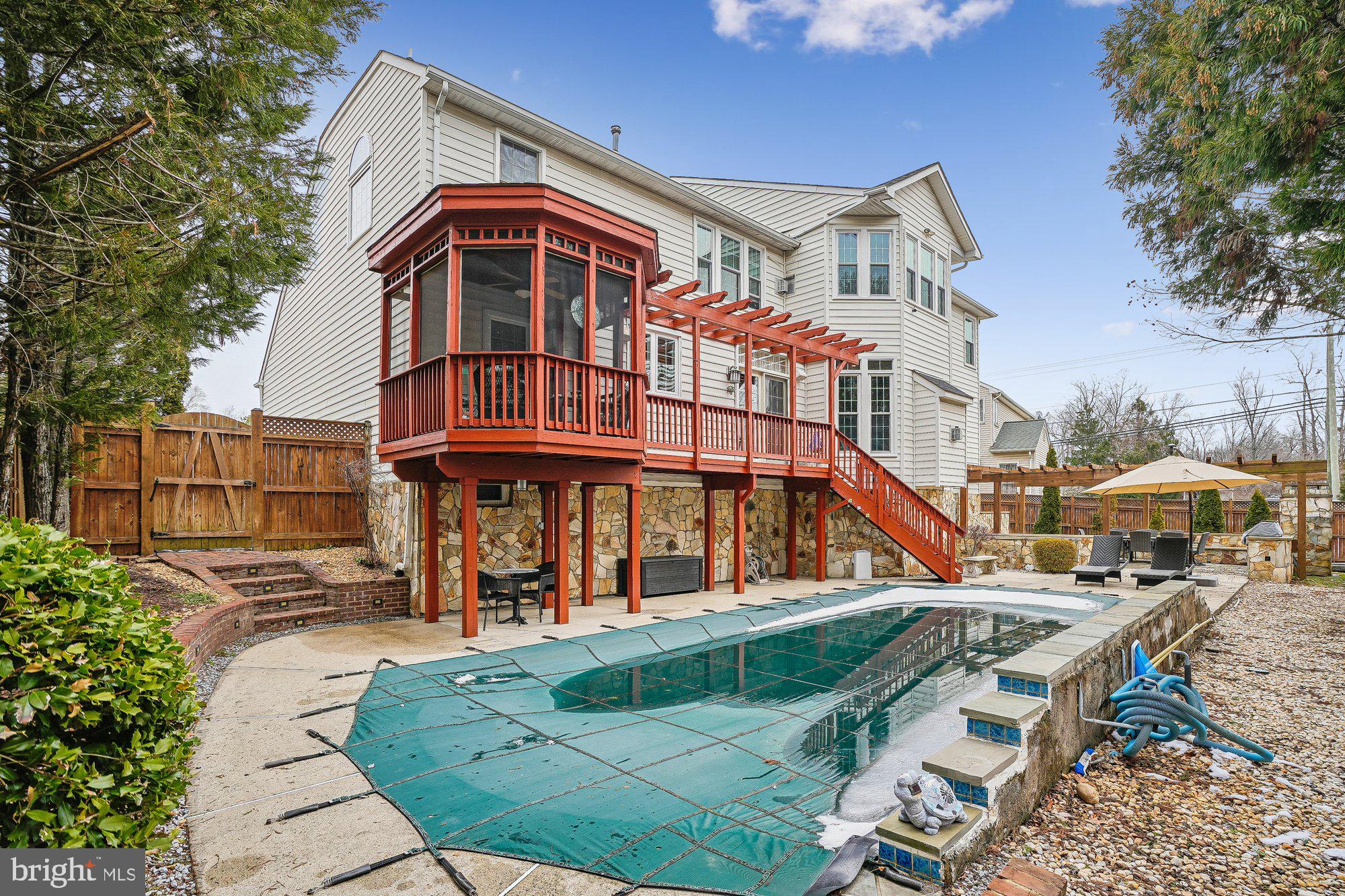 CLIFTON CREST - Residential