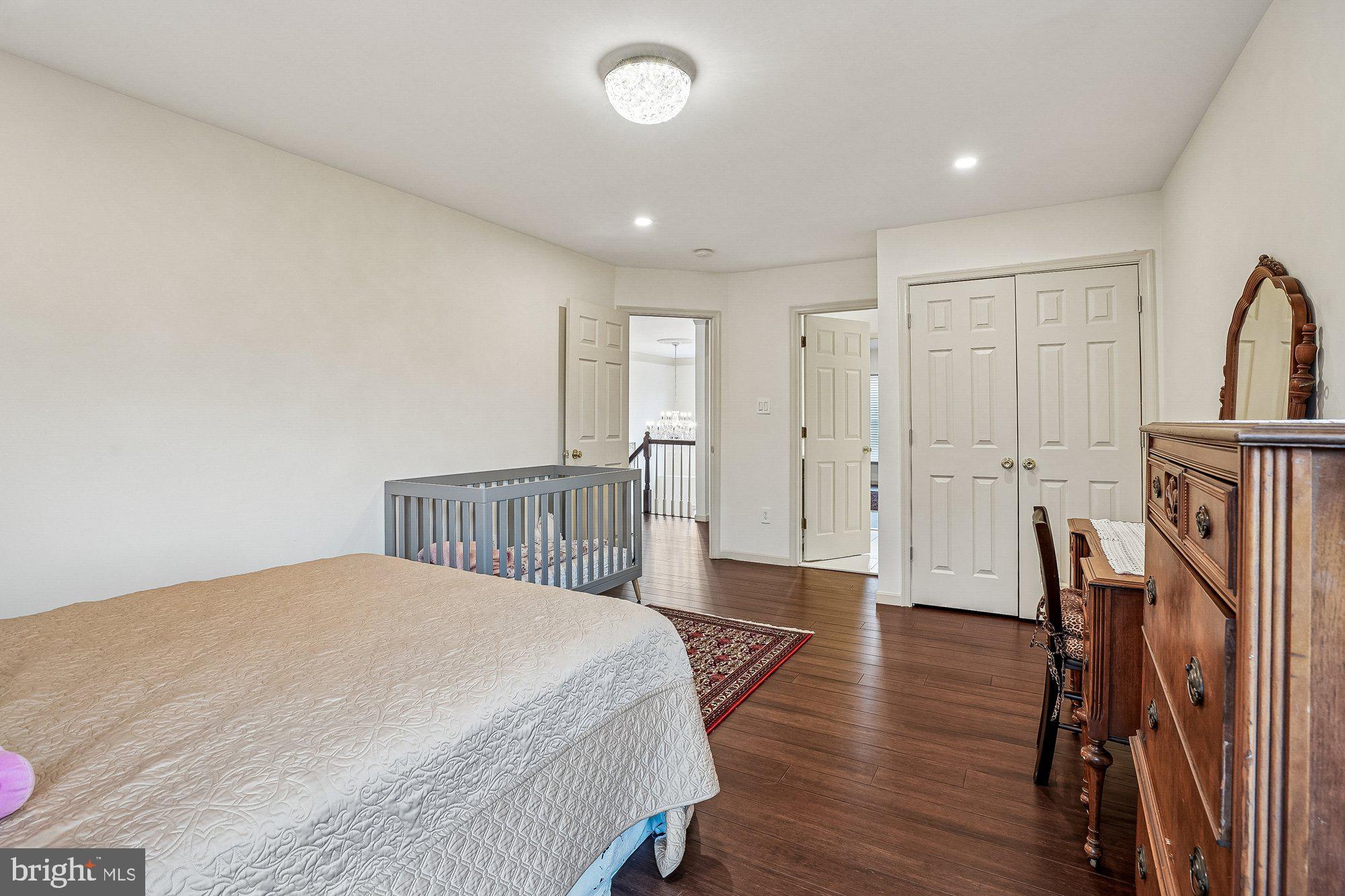 CLIFTON CREST - Residential