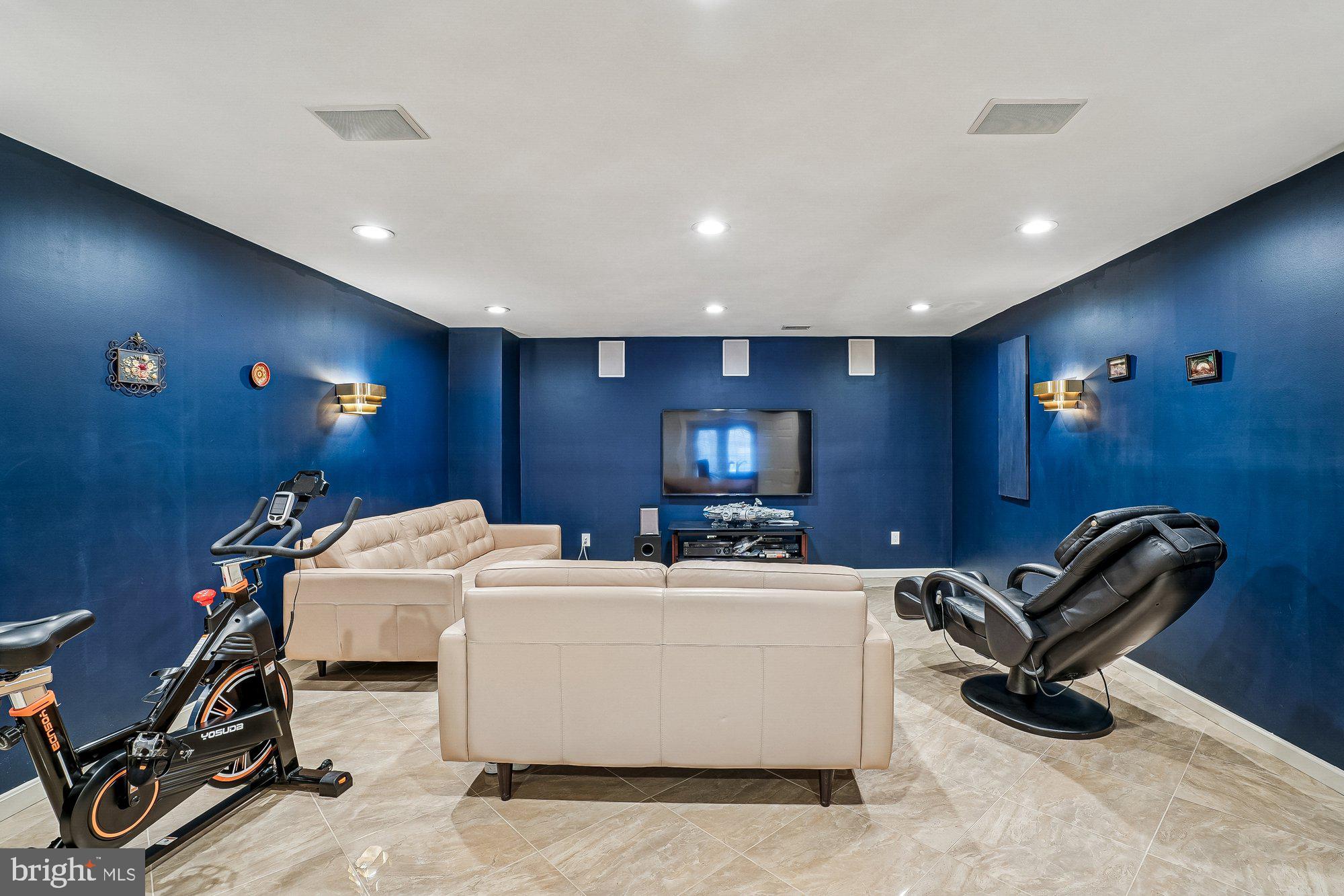 CLIFTON CREST - Residential