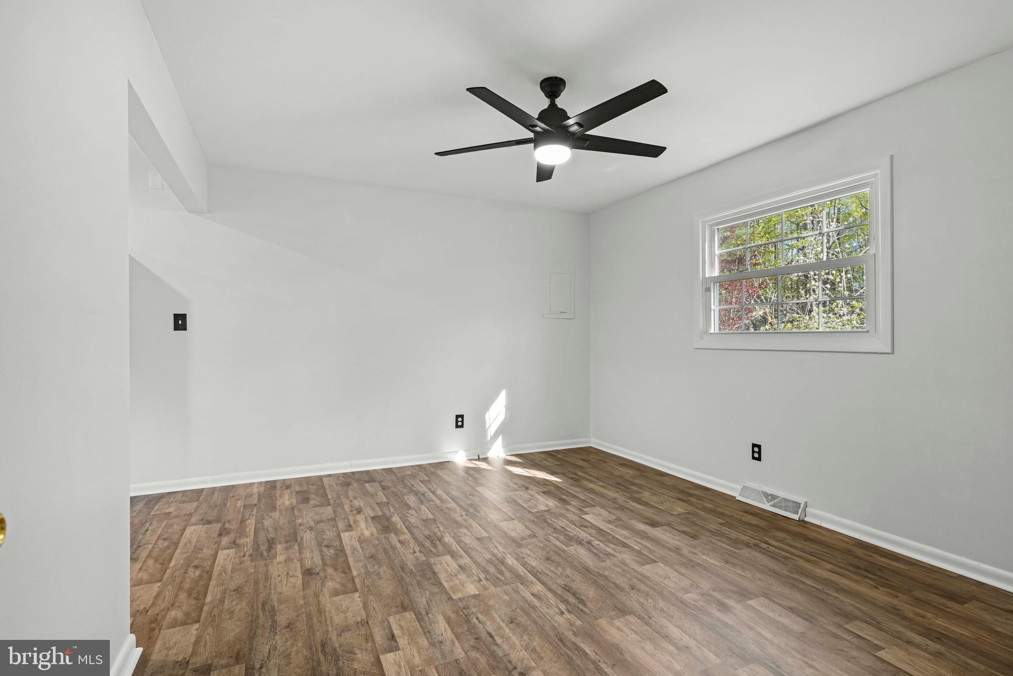 GILLENS GROVE - Residential