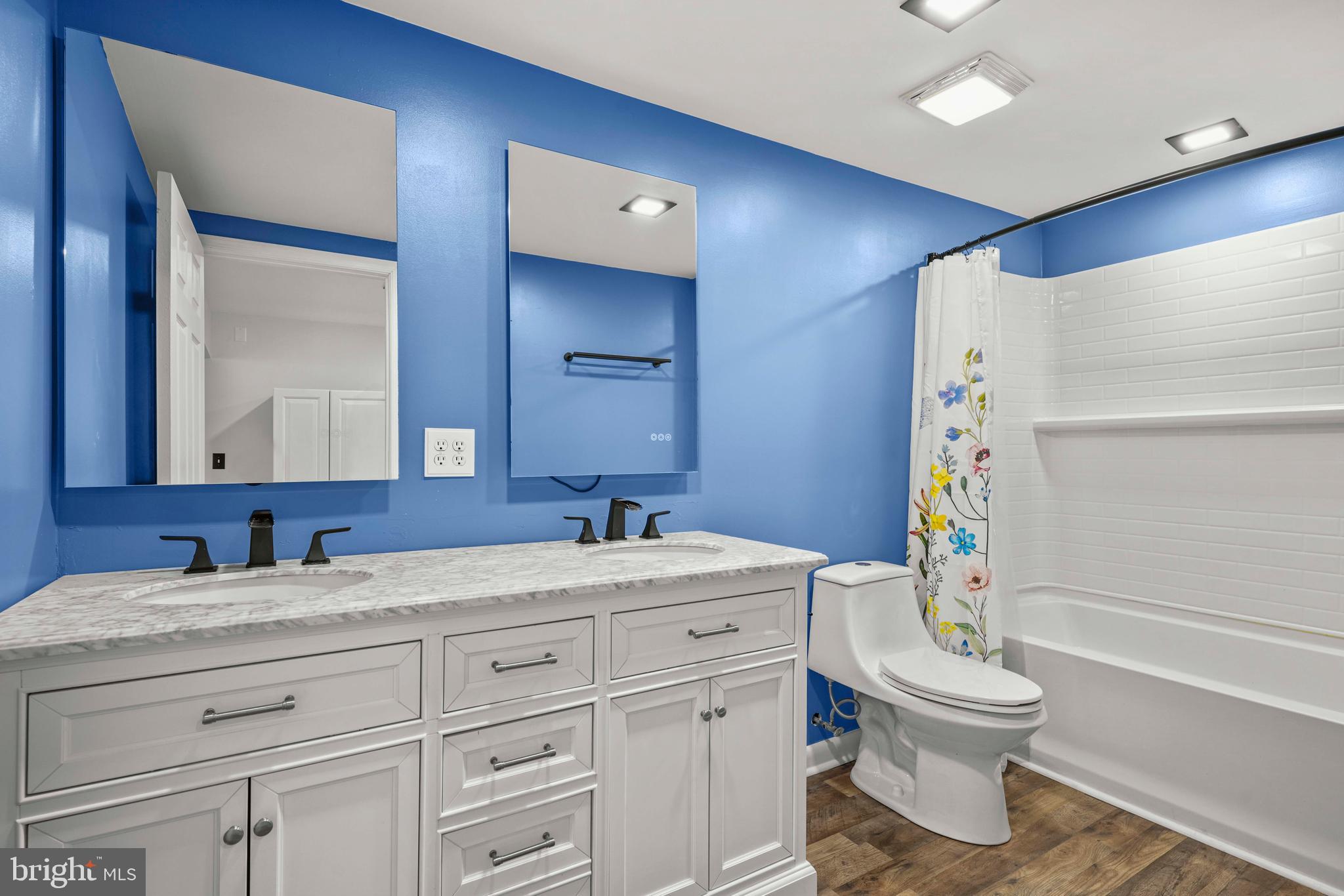 GILLENS GROVE - Residential