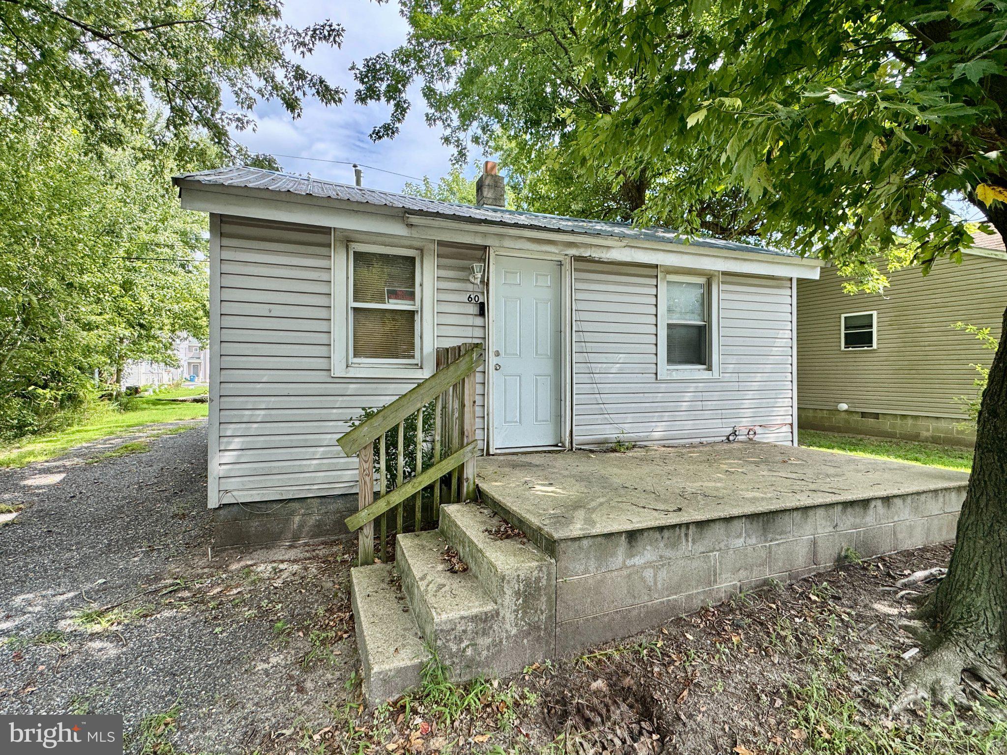 60 E RAILROAD AVENUE