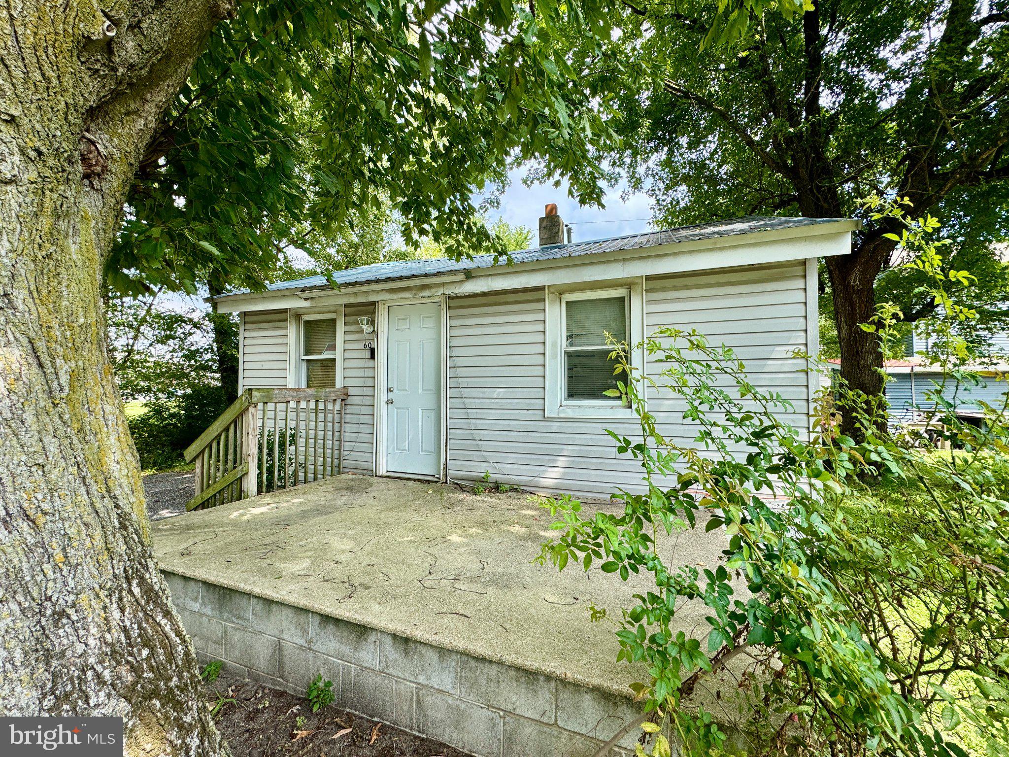 60 E RAILROAD AVENUE
