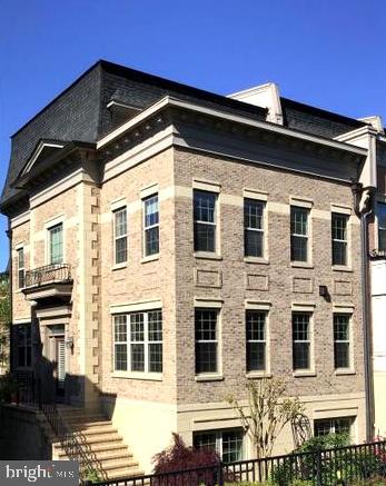 POTOMAC OVERLOOK AT NATIONAL HARBOR - Residential Lease
