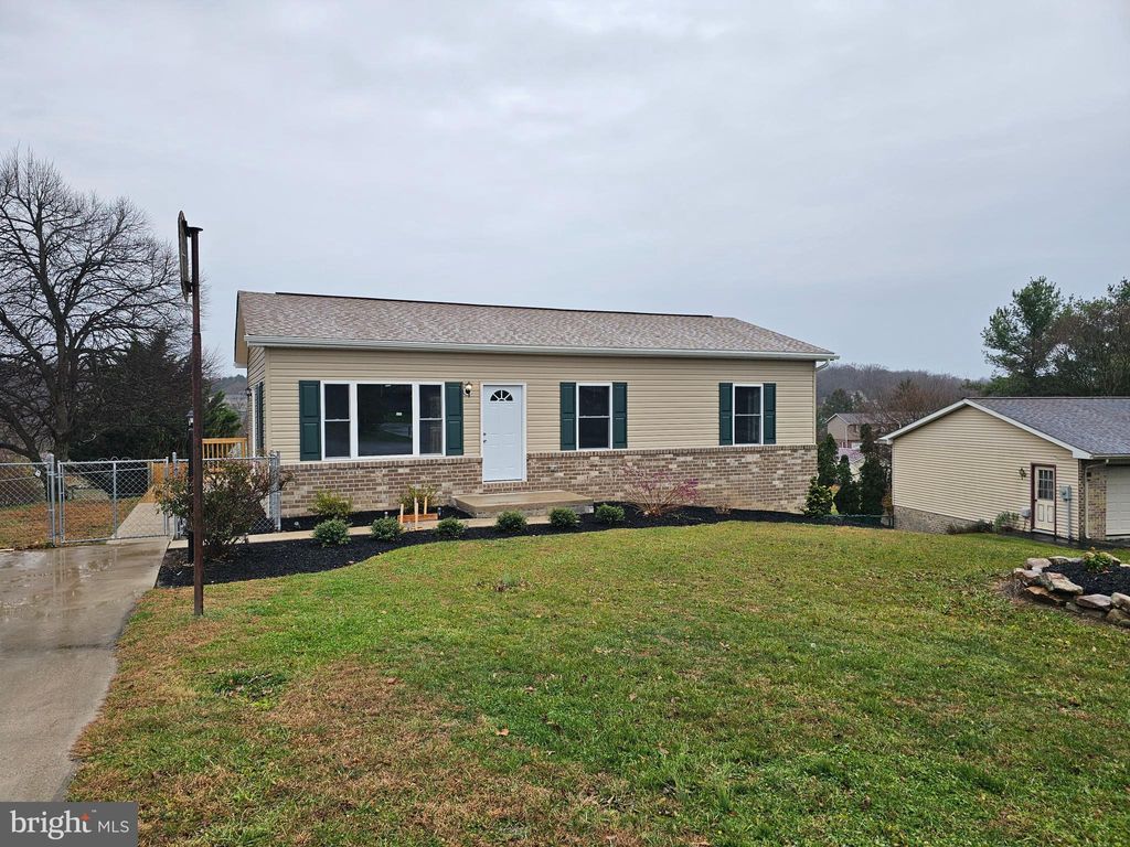 Photo of 1920 Maylinn Drive, CHAMBERSBURG, PA 17202 (MLS # PAFL2031532)