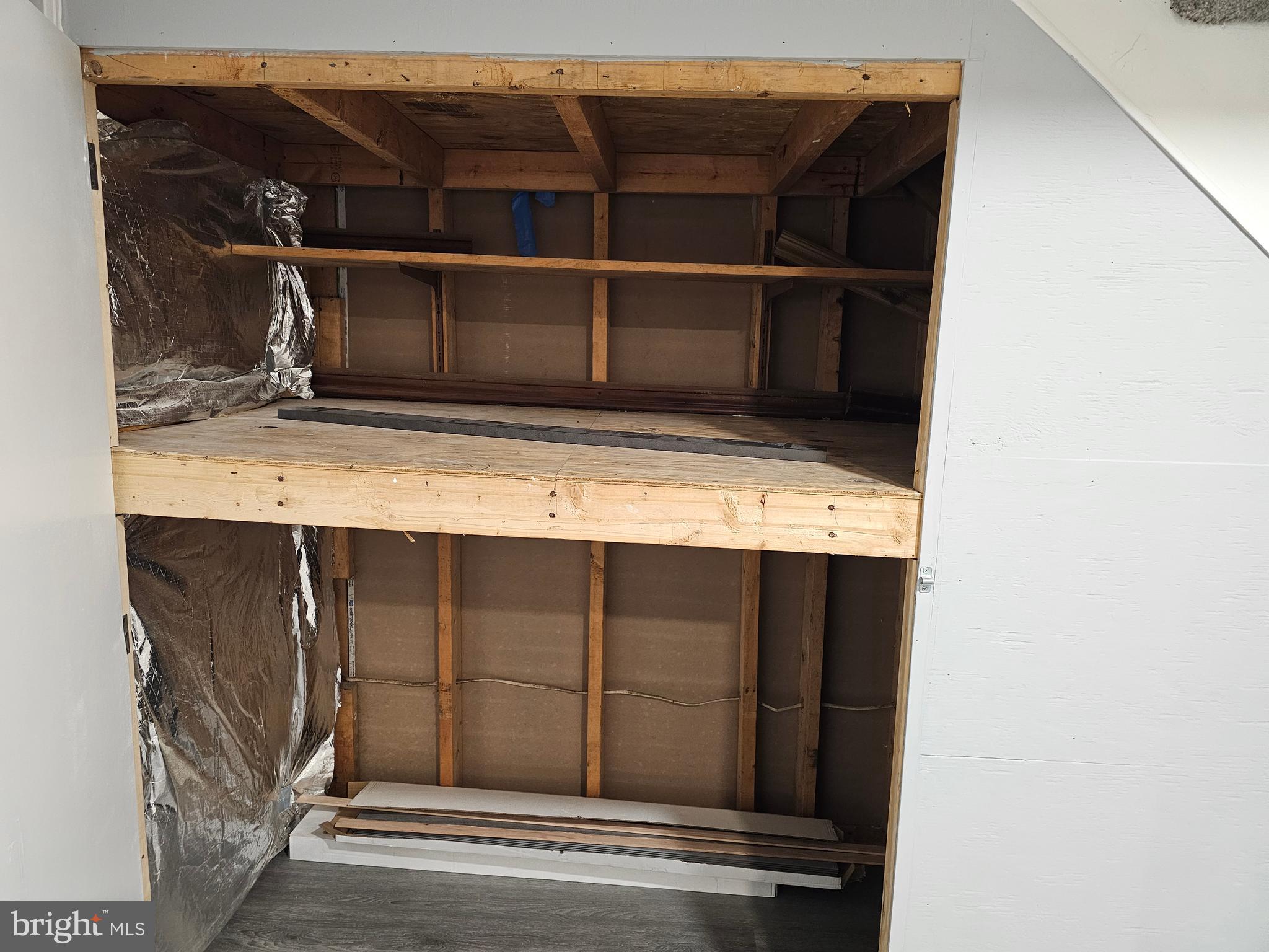 LAURICH HILLS - Residential