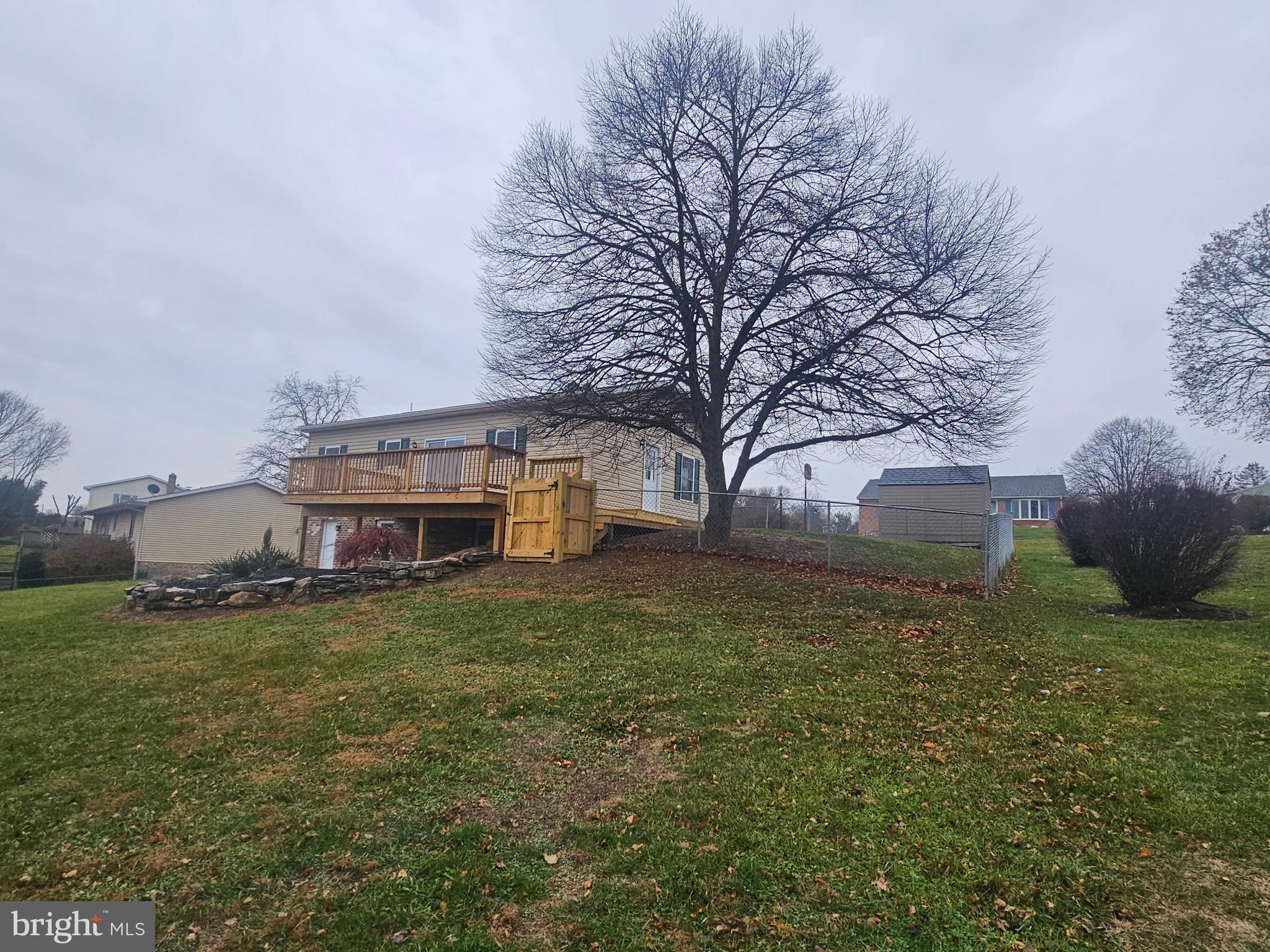 LAURICH HILLS - Residential