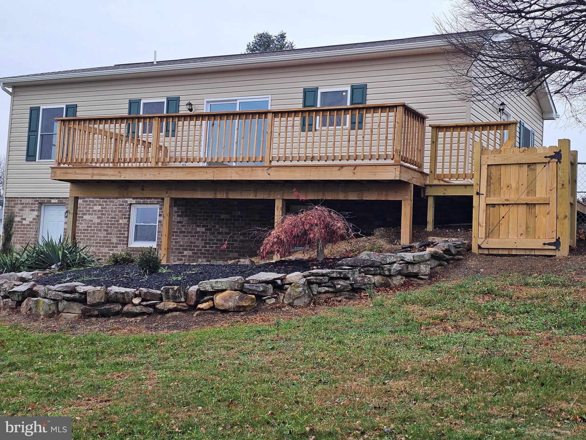 LAURICH HILLS - Residential