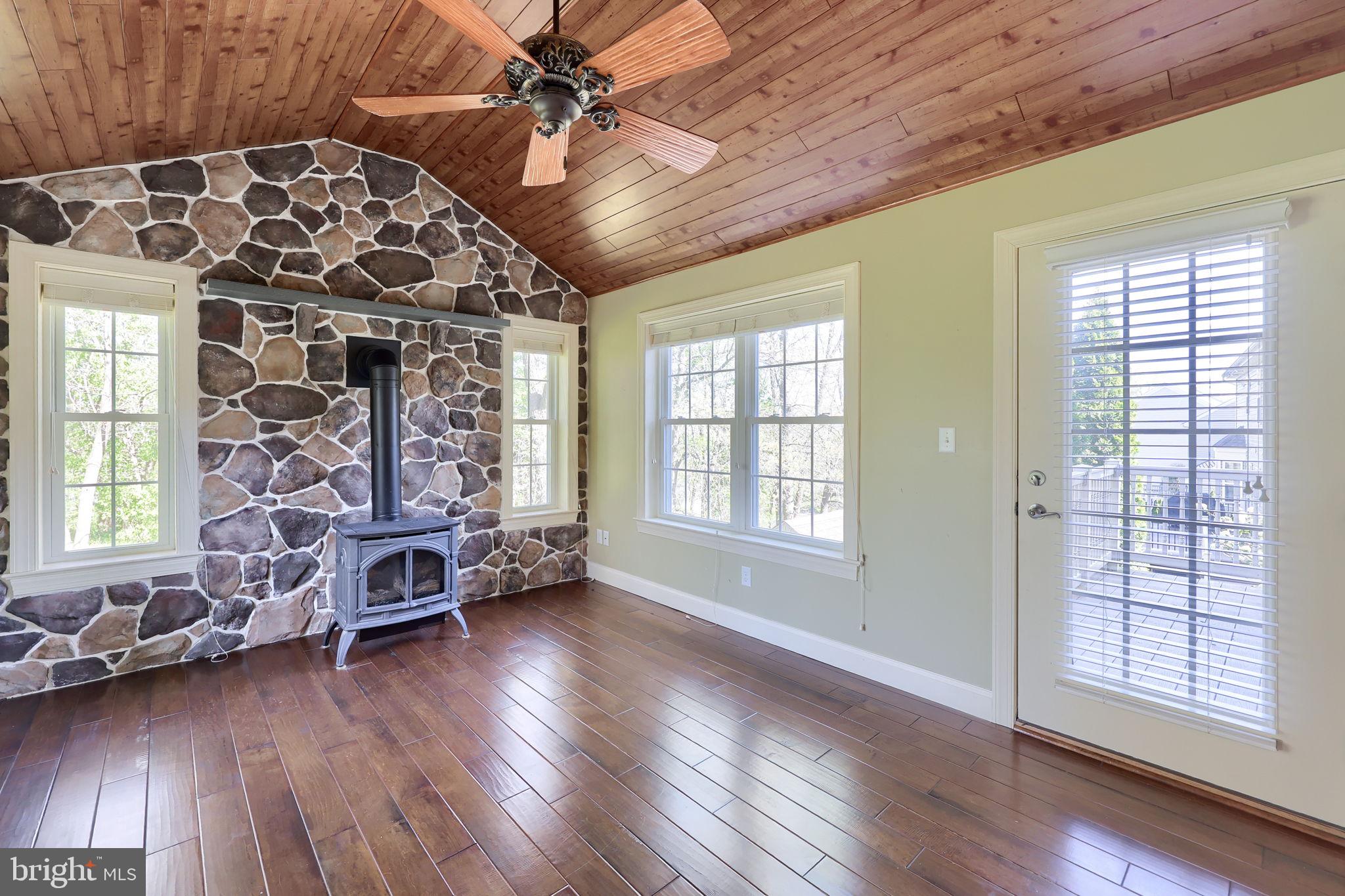 SUMMER BREEZE - Residential