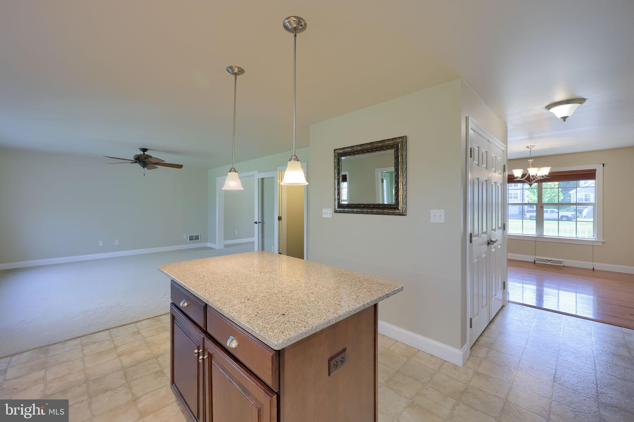 SUMMER BREEZE - Residential