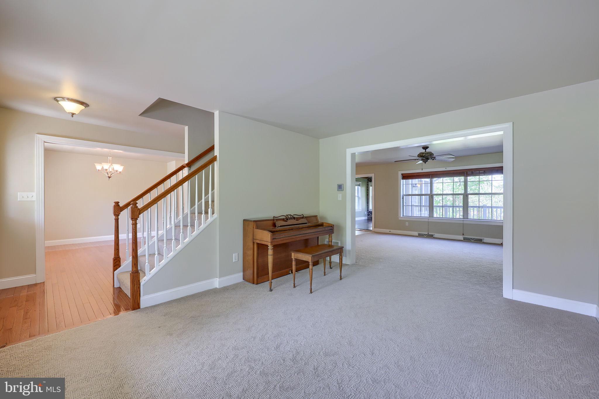 SUMMER BREEZE - Residential