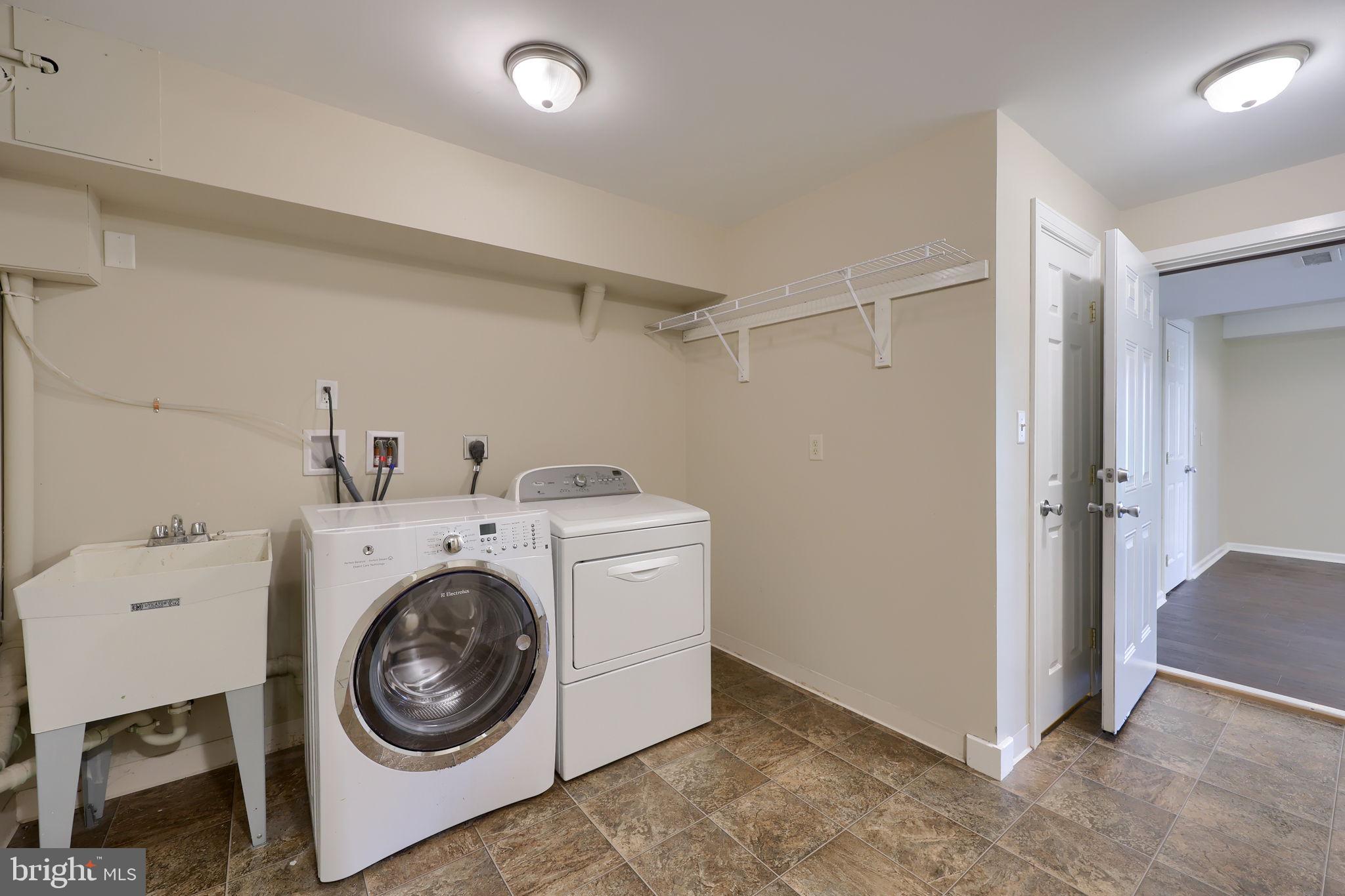 SUMMER BREEZE - Residential