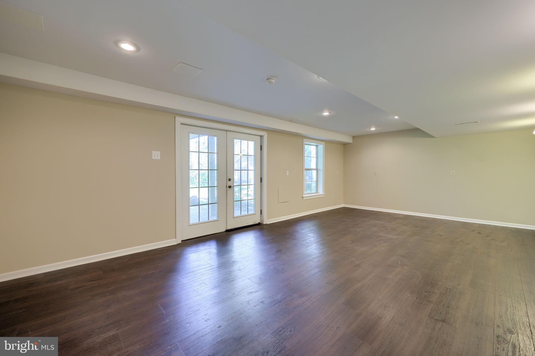 SUMMER BREEZE - Residential