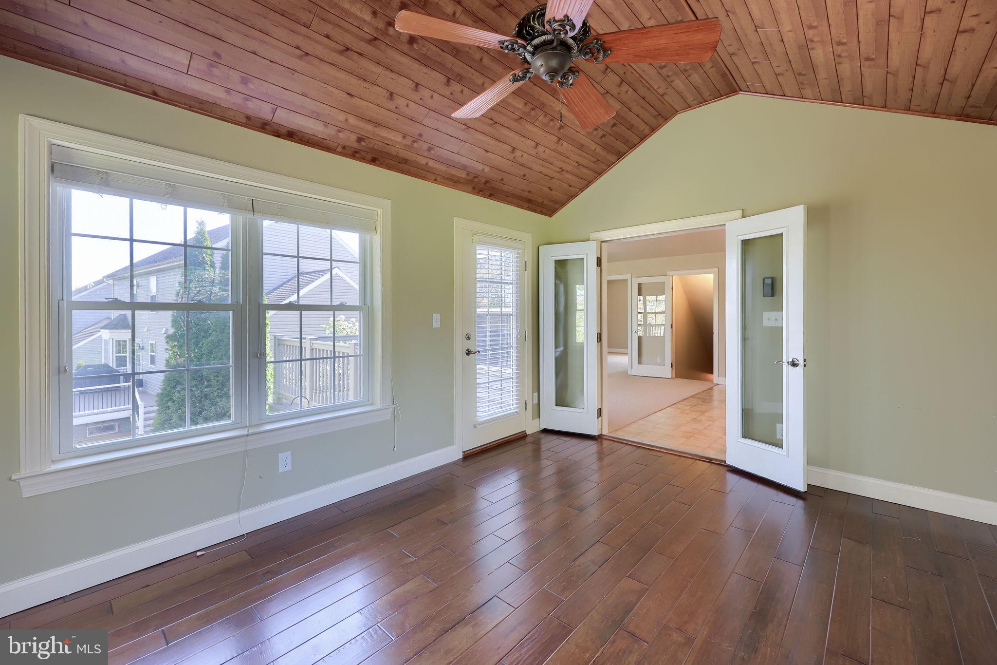 SUMMER BREEZE - Residential