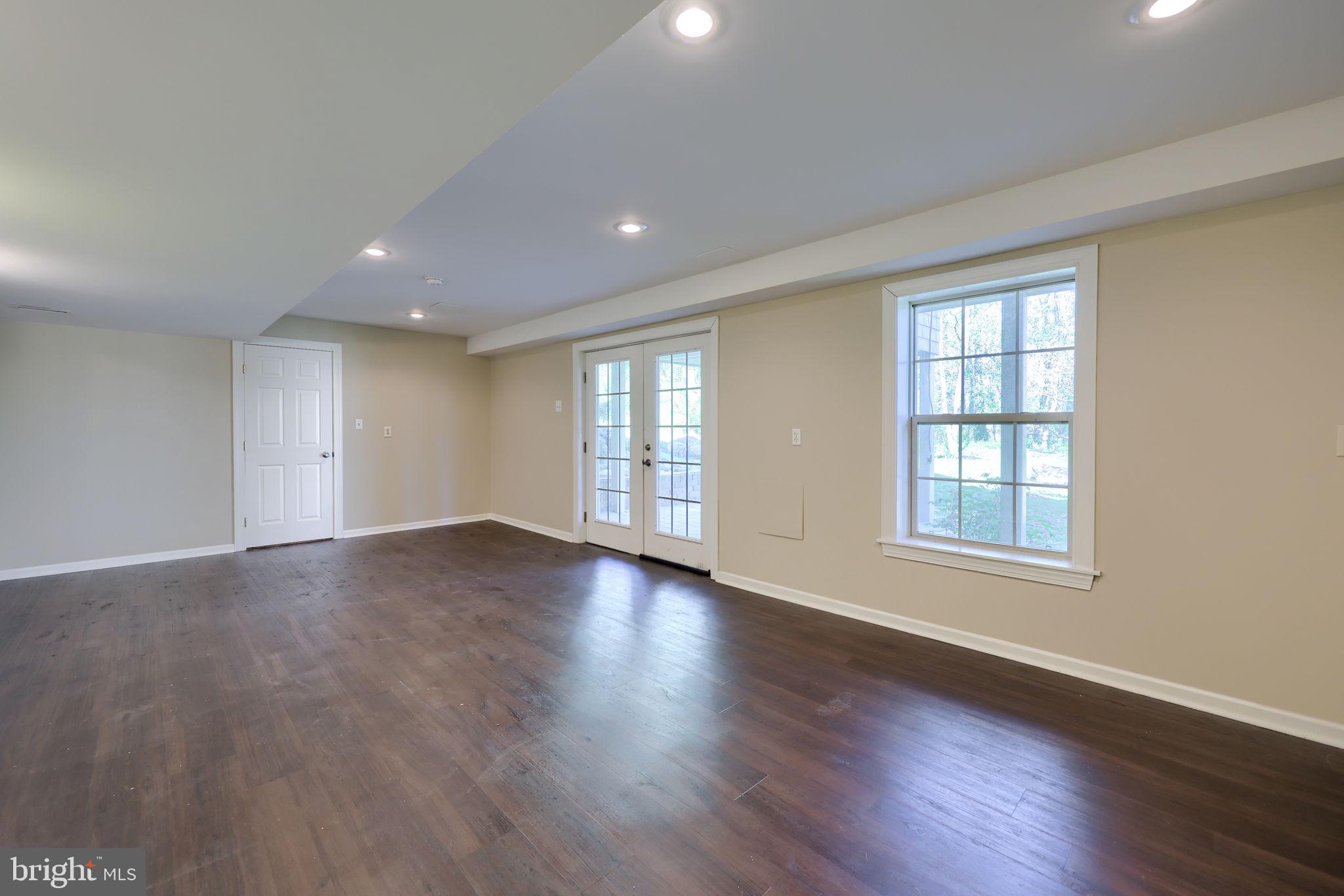 SUMMER BREEZE - Residential