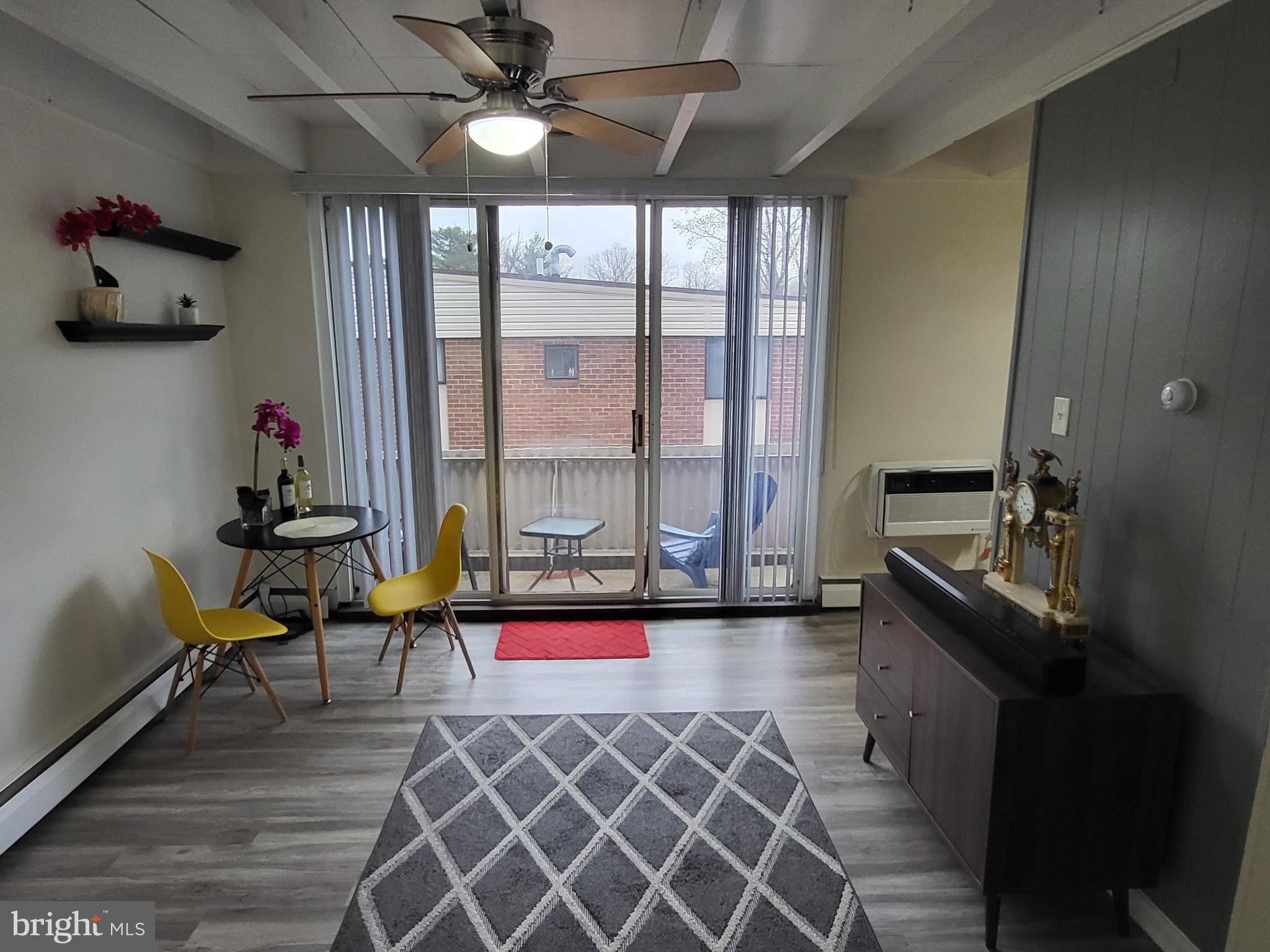 100 E GLENOLDEN AVENUE R-18