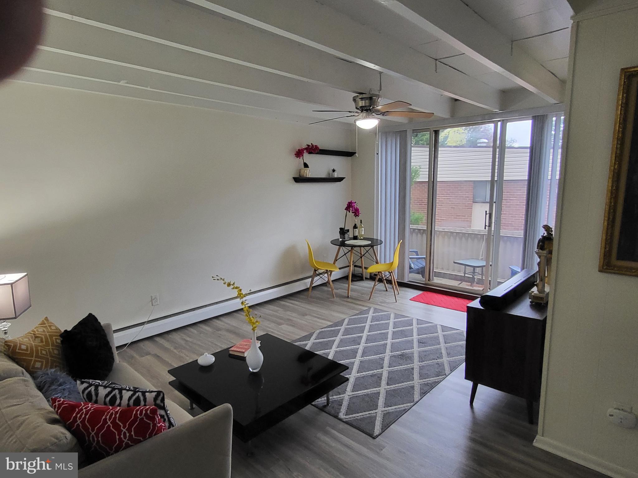 100 E GLENOLDEN AVENUE R-18